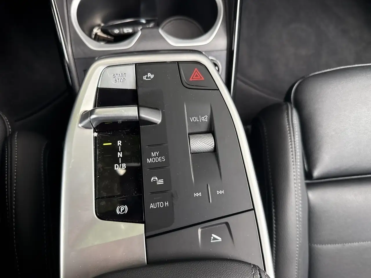 BMW iX2 xDrive30 AHK 360° STANDHZ HEAD-UP RFK HIFI 13