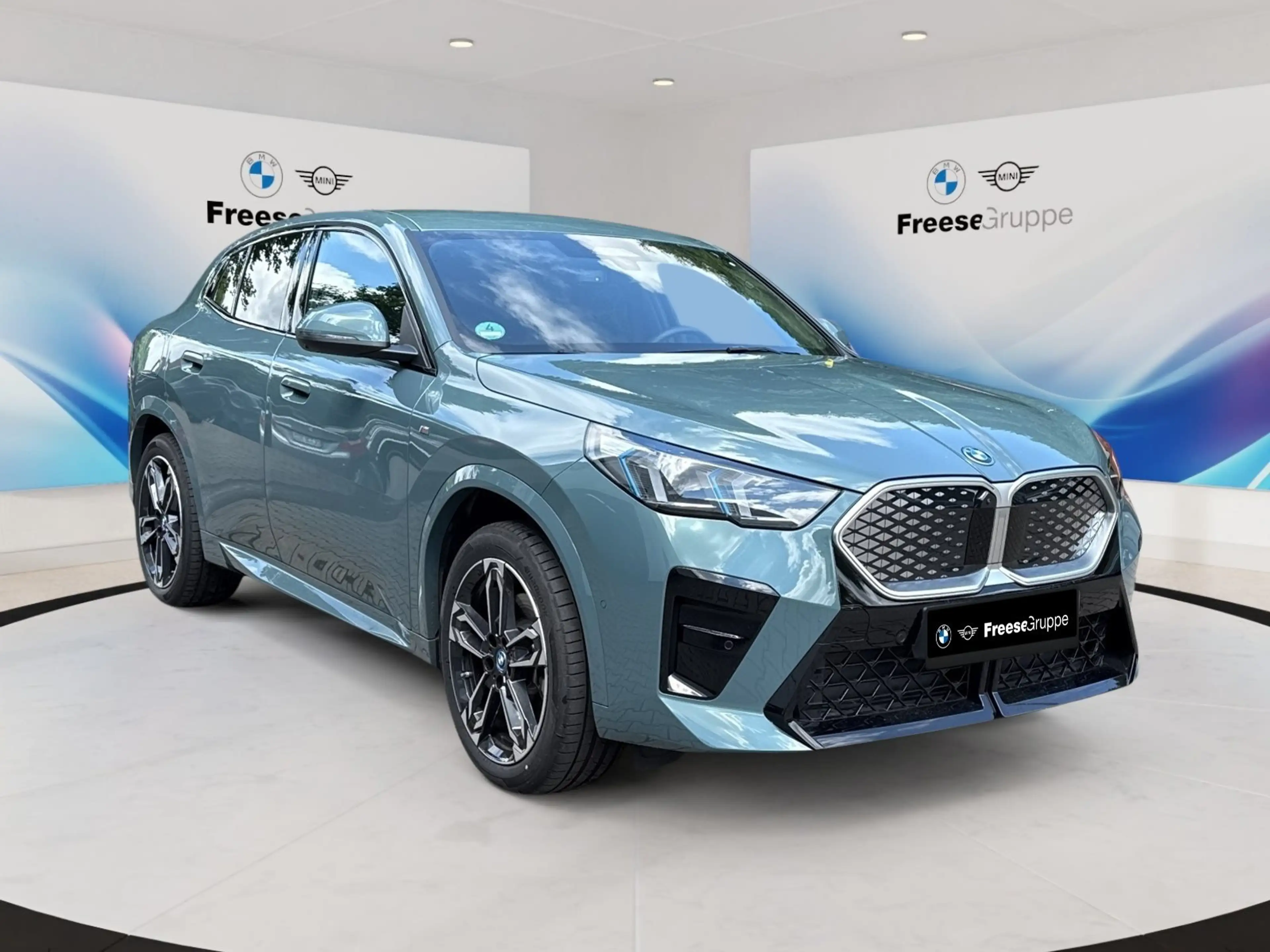 BMW iX2 xDrive30 AHK 360° STANDHZ HEAD-UP RFK HIFI — photo 8