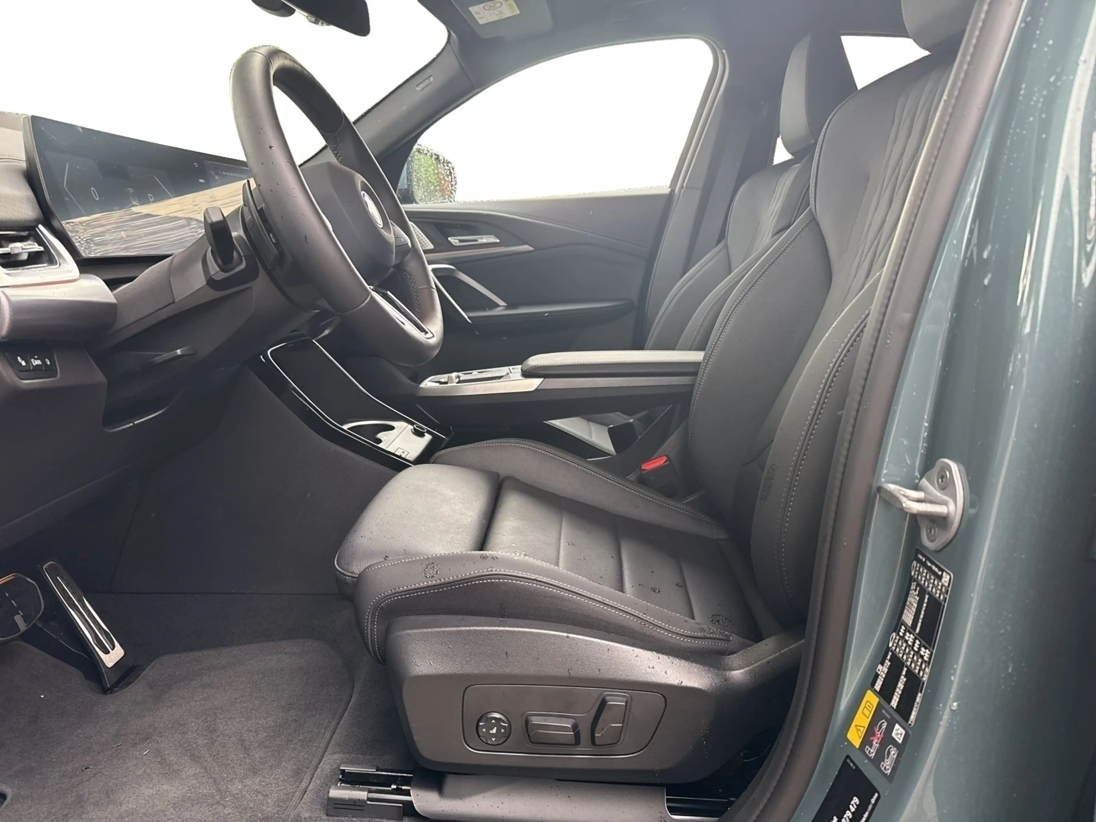 BMW iX2 xDrive30 AHK 360° STANDHZ HEAD-UP RFK HIFI — photo 17