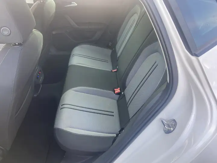 SEAT León 2.0 TDI S&S Style Go 2021, foto 16