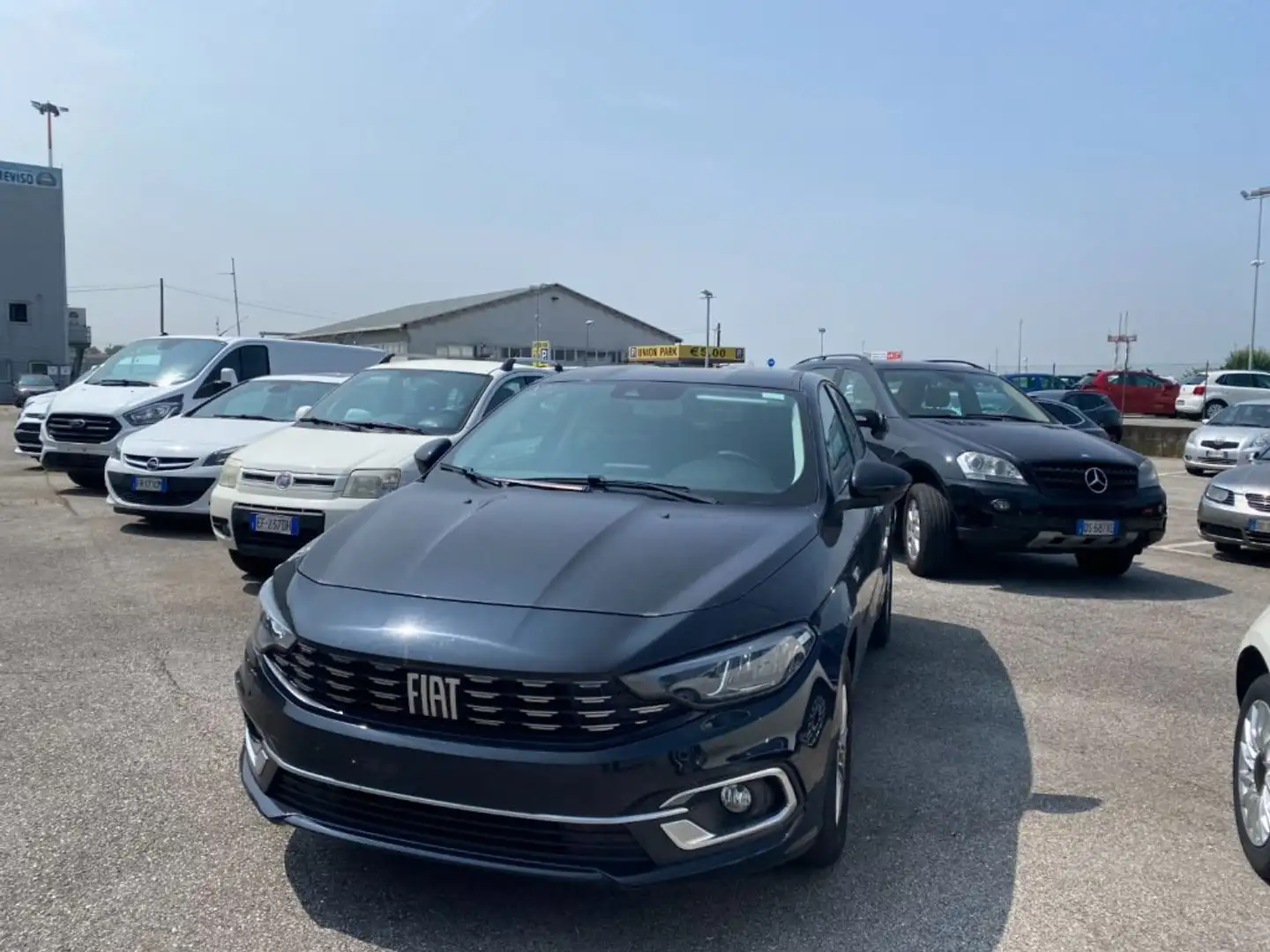 Fiat Tipo 1.0 5 porte Business X COMMERCIANTI Nero - 2