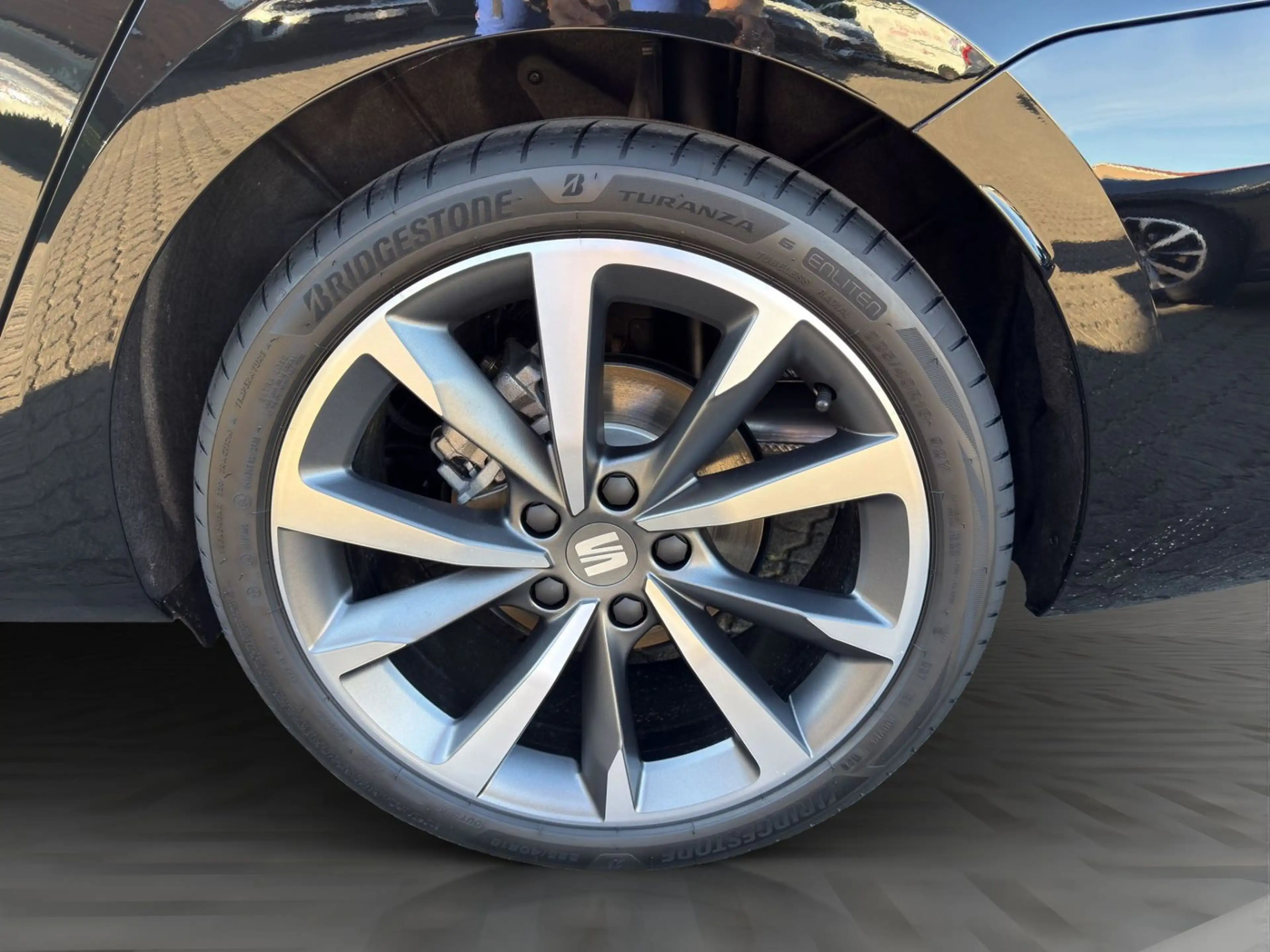 SEAT Leon 1.5 eTSI FR DSG +ACC+AHK+APP+Kamera — photo 6