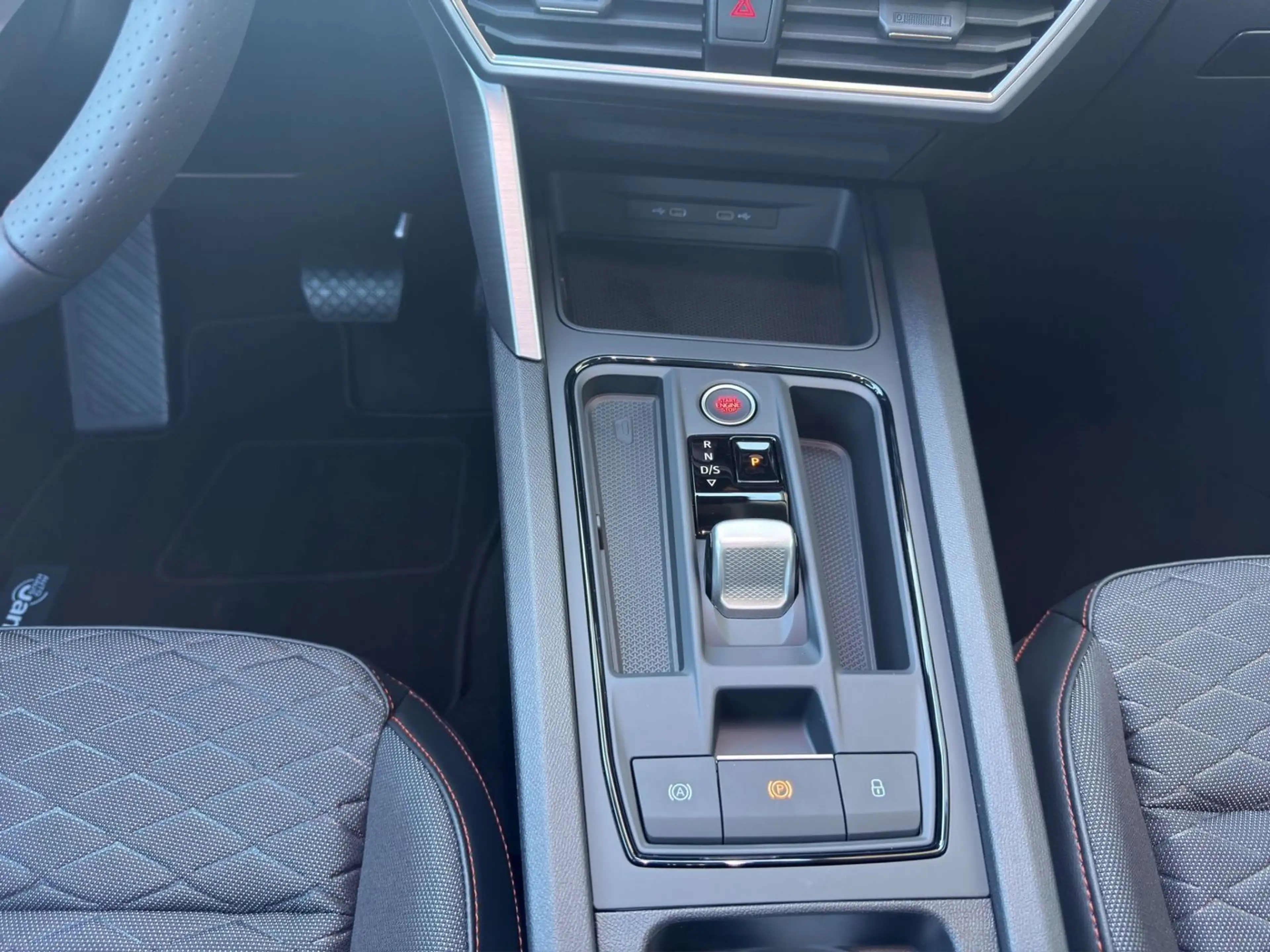 SEAT Leon 1.5 eTSI FR DSG +ACC+AHK+APP+Kamera — photo 13