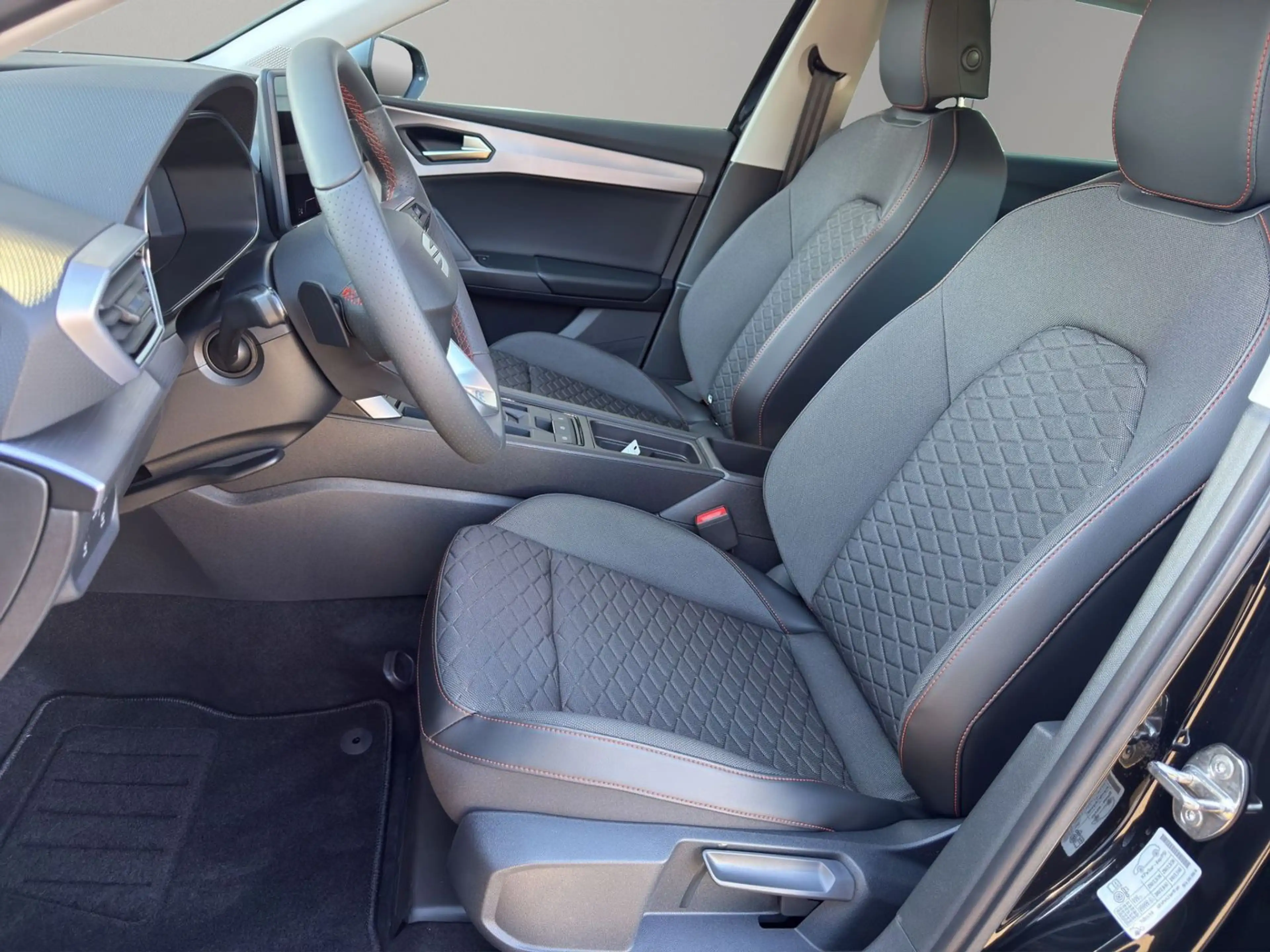 SEAT Leon 1.5 eTSI FR DSG +ACC+AHK+APP+Kamera — photo 7