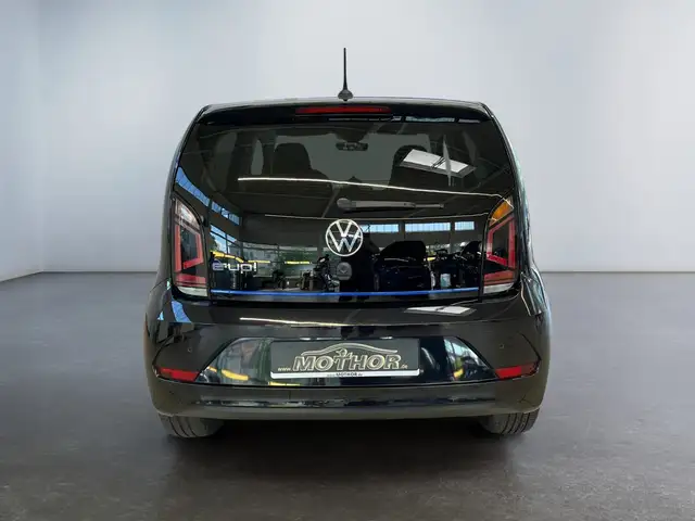 Volkswagen E-Up! view 5