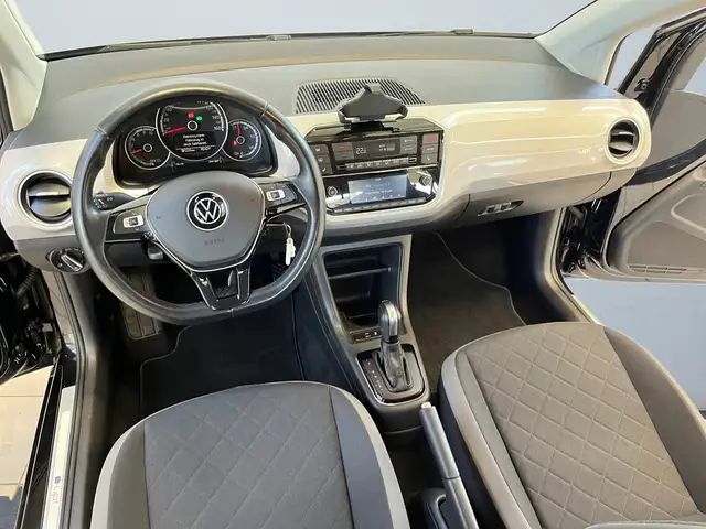 Volkswagen E-Up! view 8