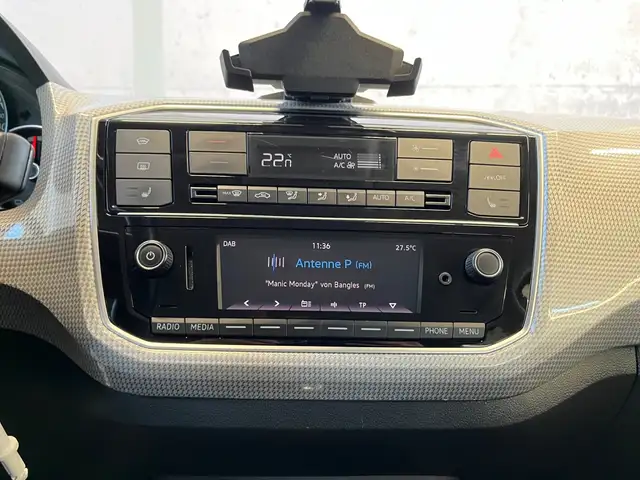 Volkswagen E-Up! view 13
