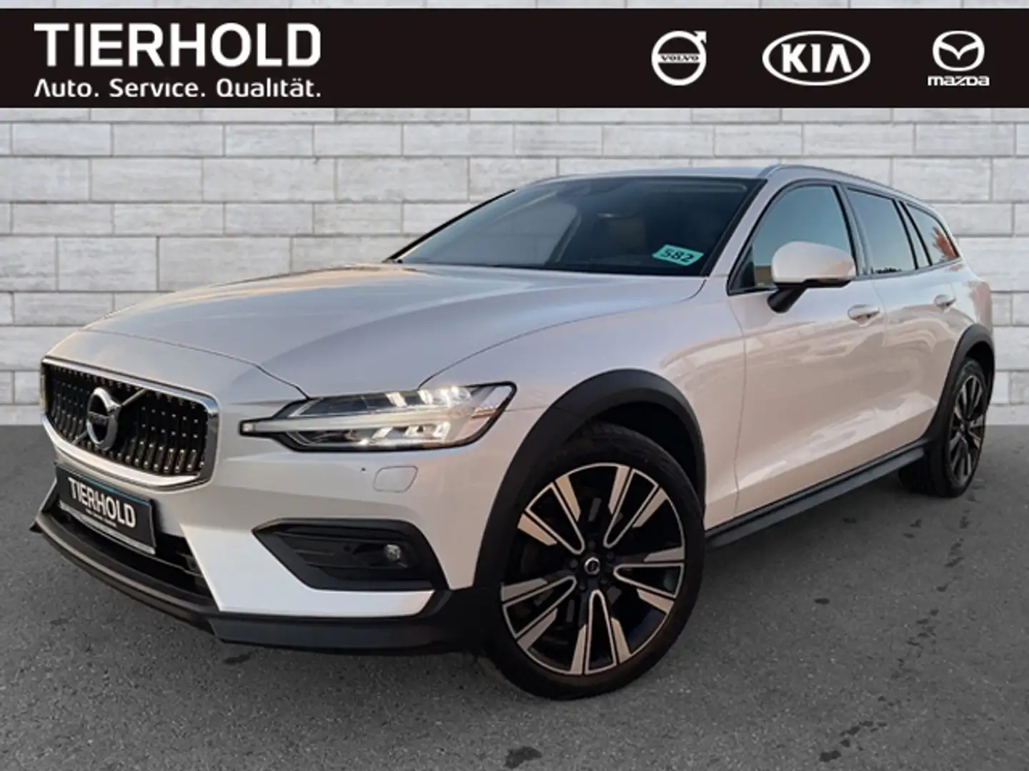 Volvo V60 Cross Country Pro B4 AWD ACC PANO HK Standhz Weiß - 2