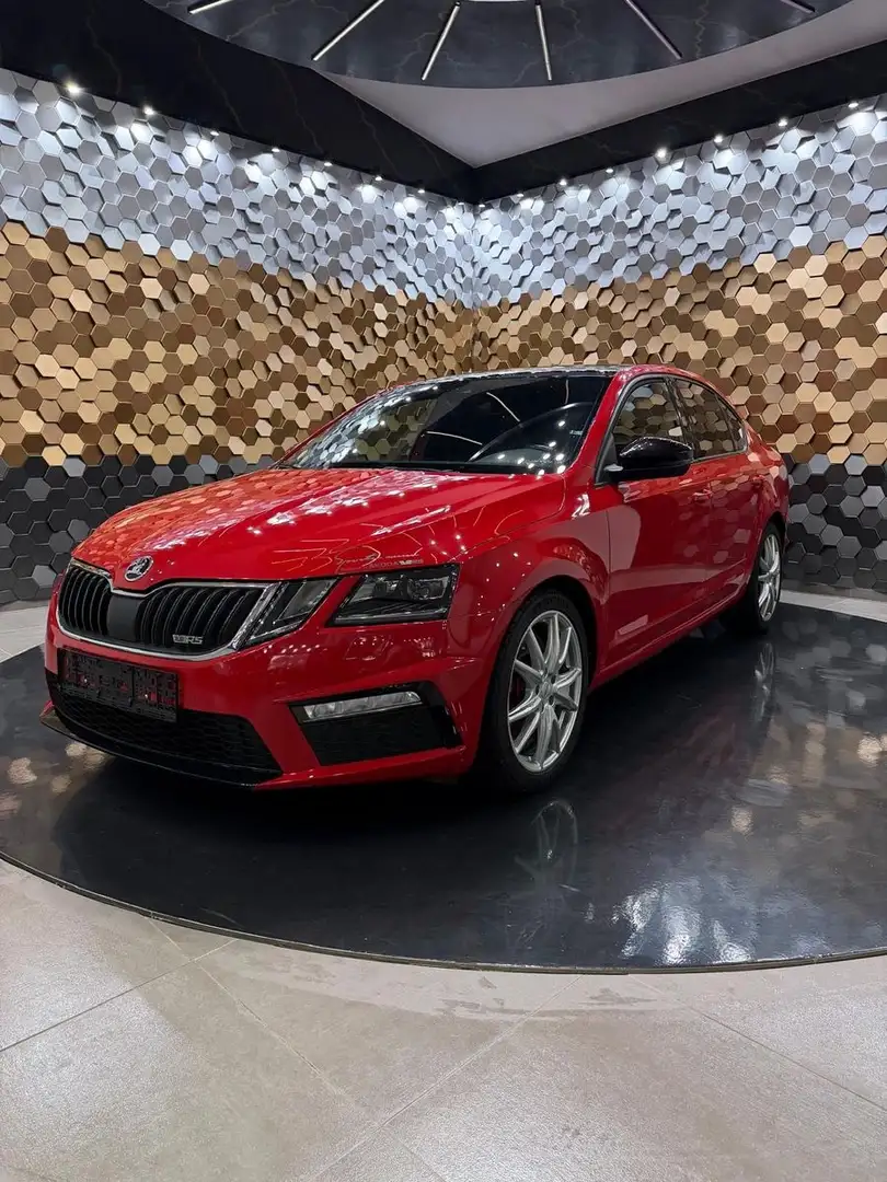 Skoda Octavia Lim. RS *Panorama*Bi-Xenon* Rouge - 1