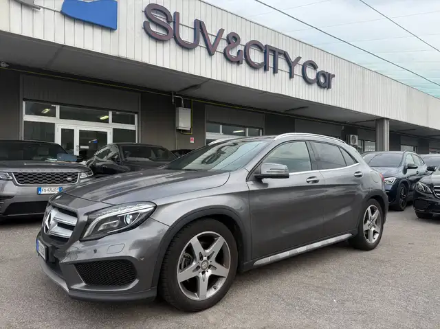 Mercedes-Benz GLA 220