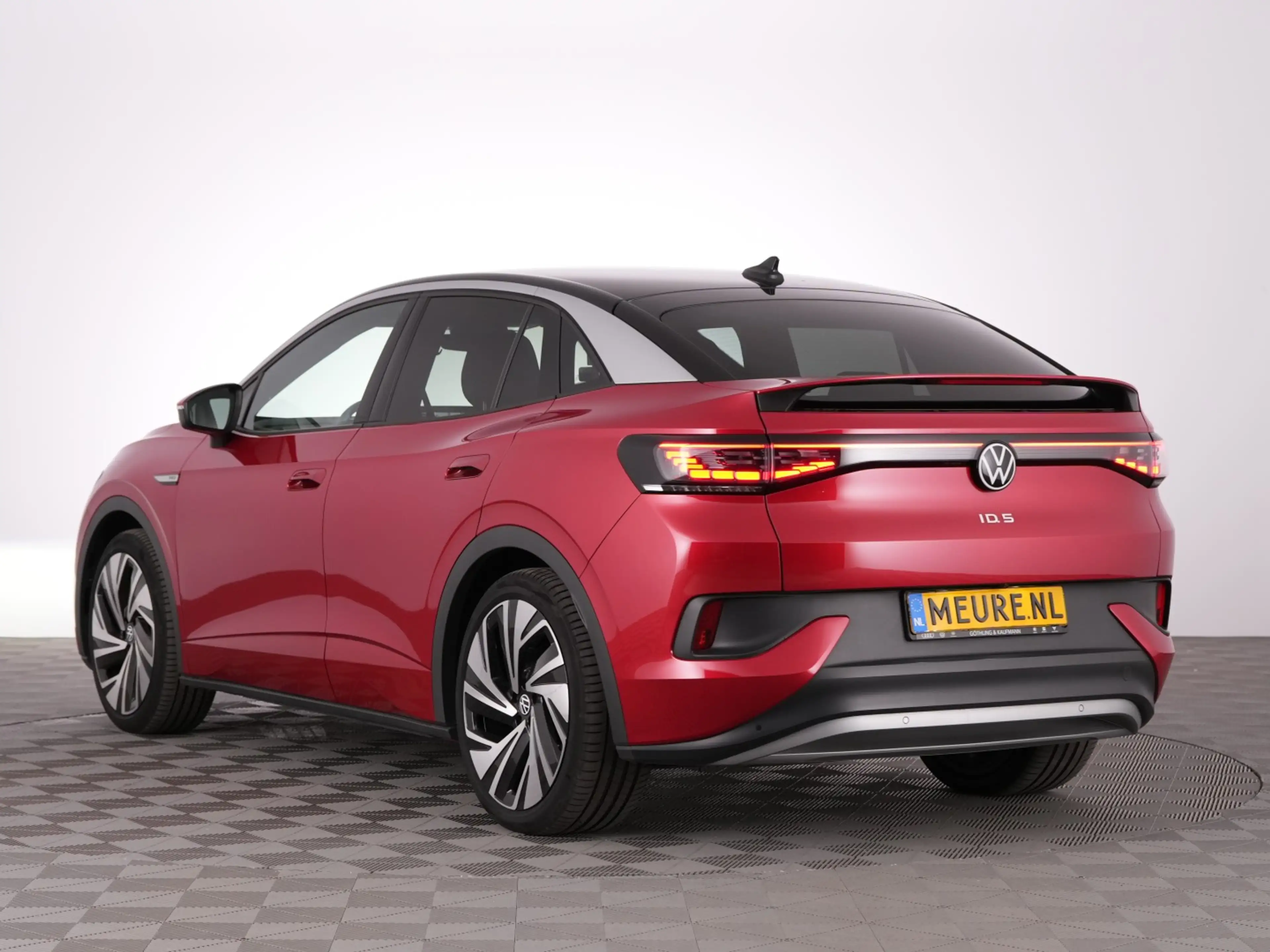Volkswagen ID.5 Pro Performance 77 kWh | iQ LED | 21 INCH | Half L — photo 2