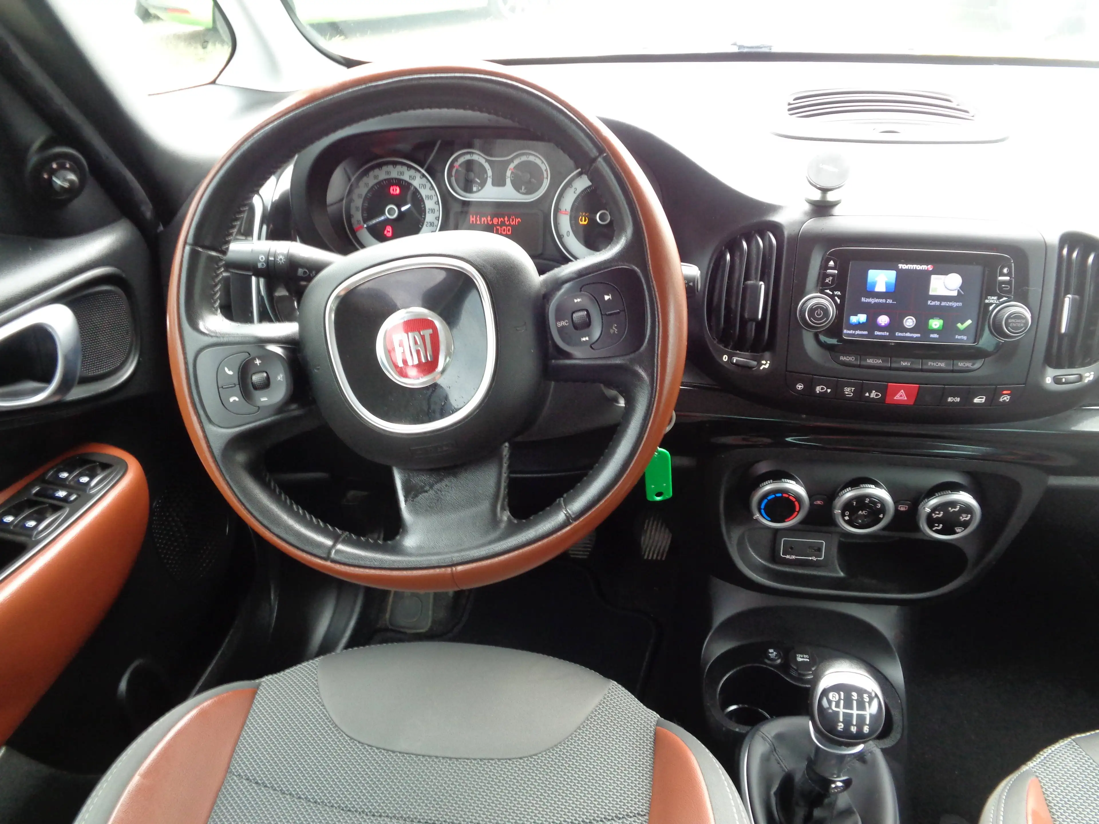 Fiat 500L Trekking — photo 8