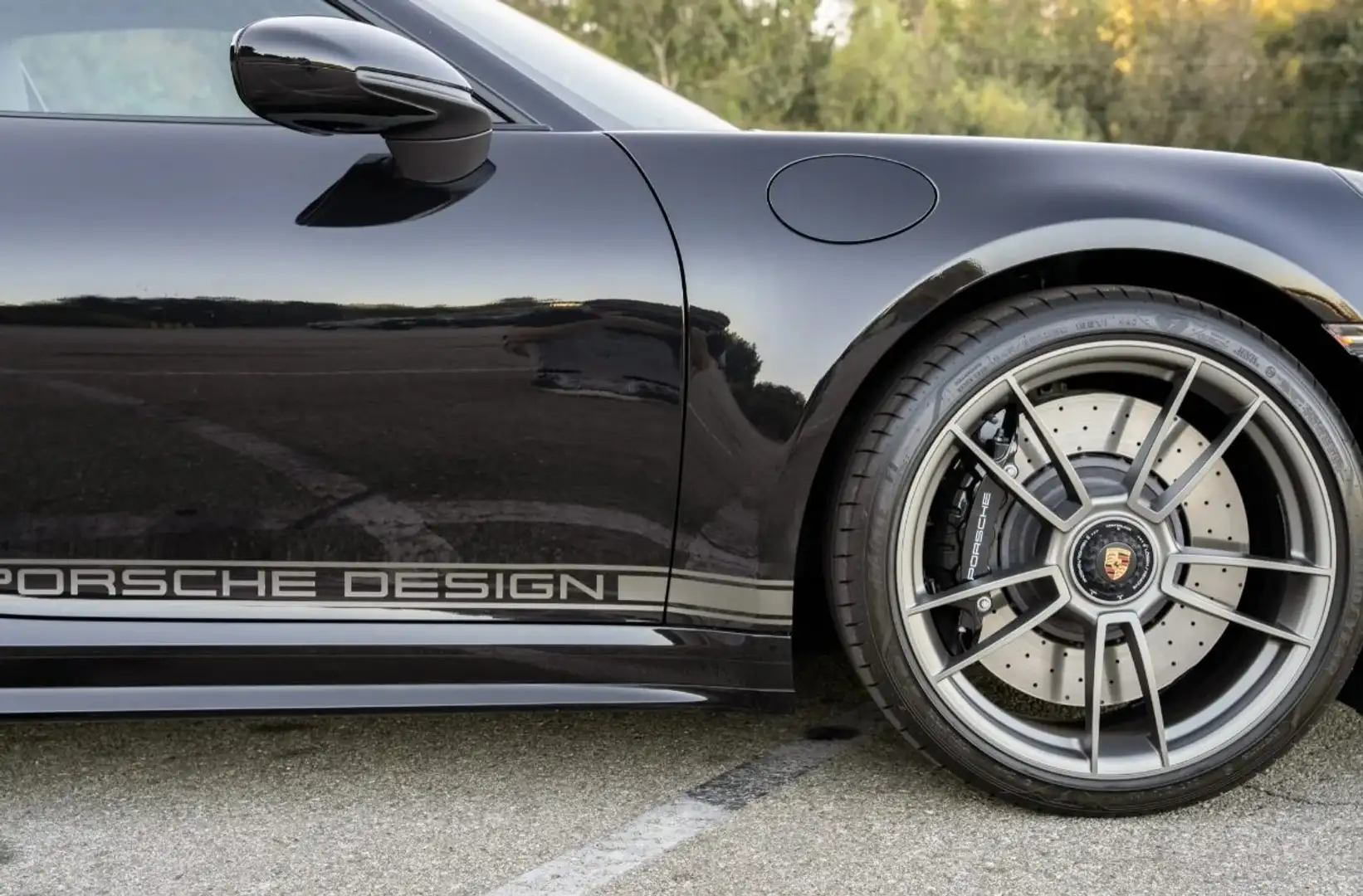 Porsche 992 Targa 4 GTS 50 Years Porsche Design Negro - 2