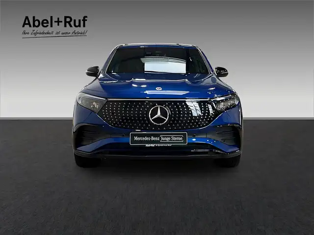Mercedes-Benz 250 view 2