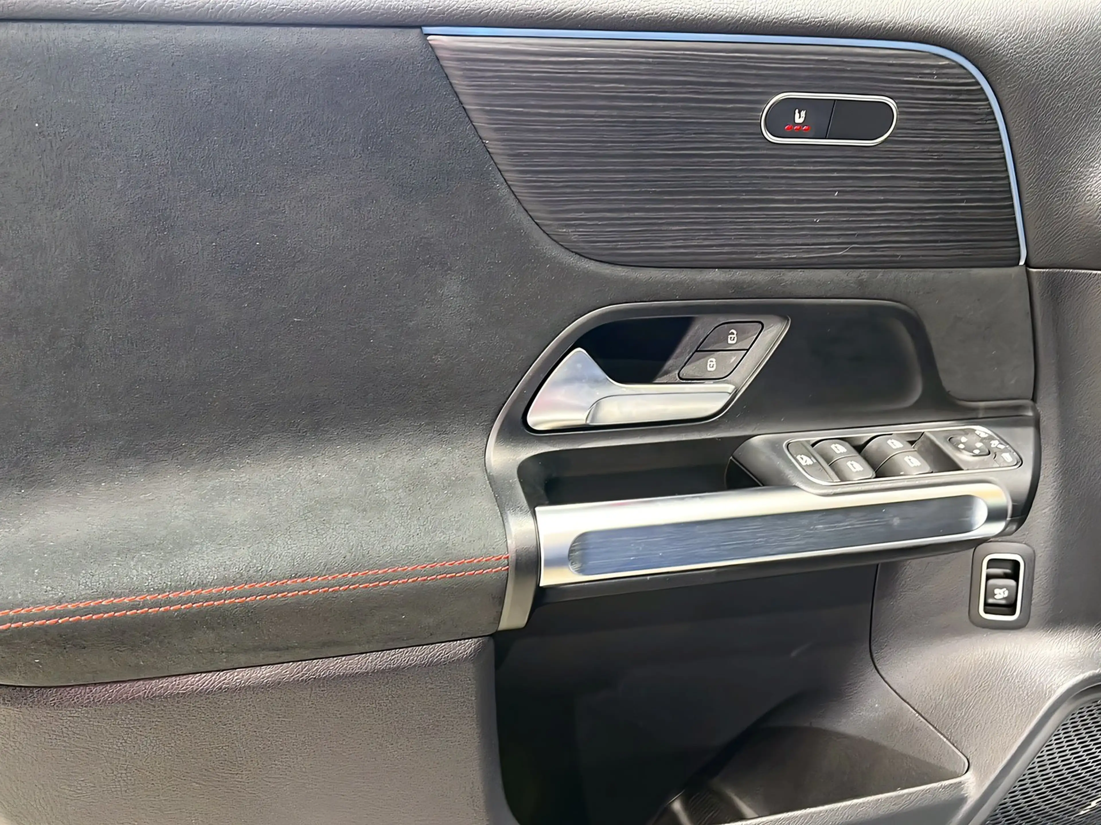 Mercedes-Benz EQB 250 + AMG+LED+NIGHT+Kamera+Ambi+CarPlay+LrHz — photo 14