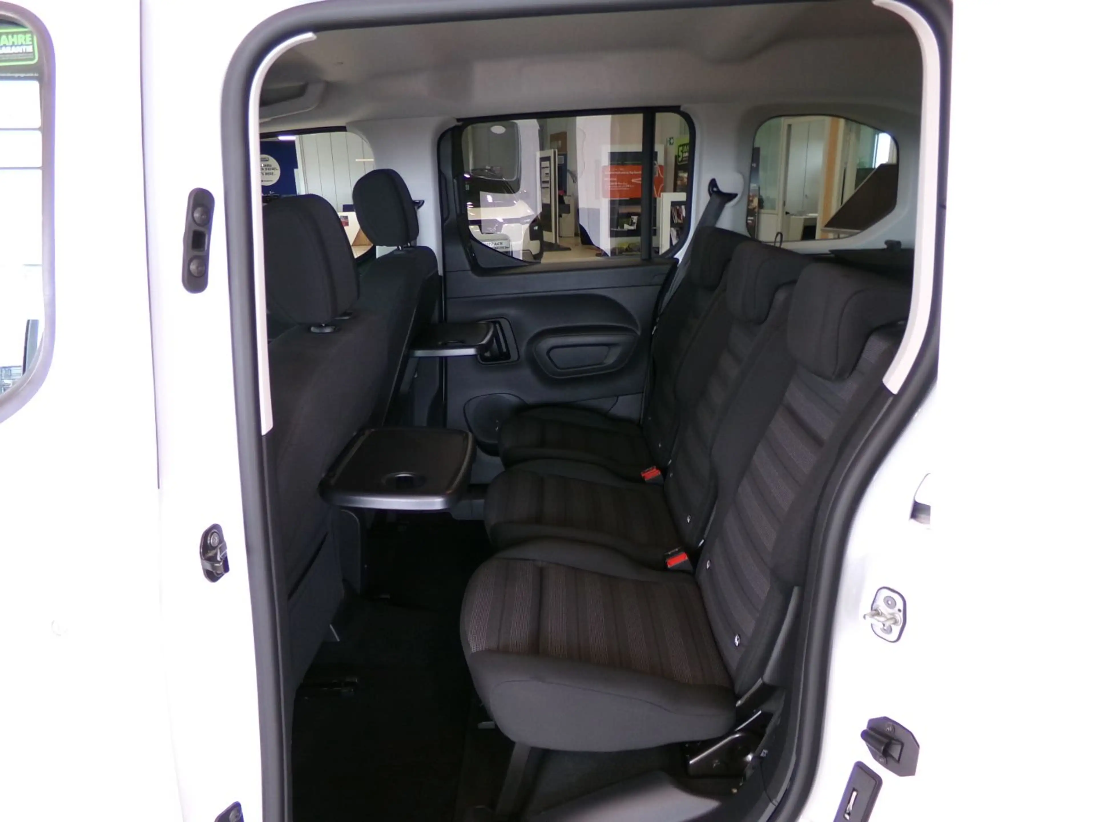 Opel Combo Life Combo-e ULTIMATE Winterp.+2xKlima+LM — photo 13