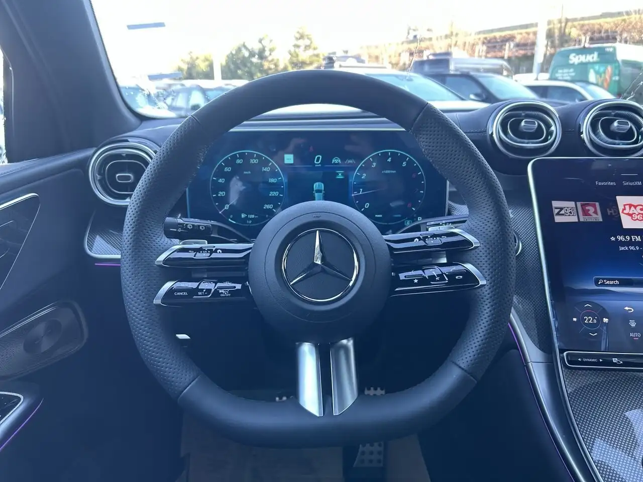 Mercedes-Benz GLC снимка Mercedes-Benz GLC