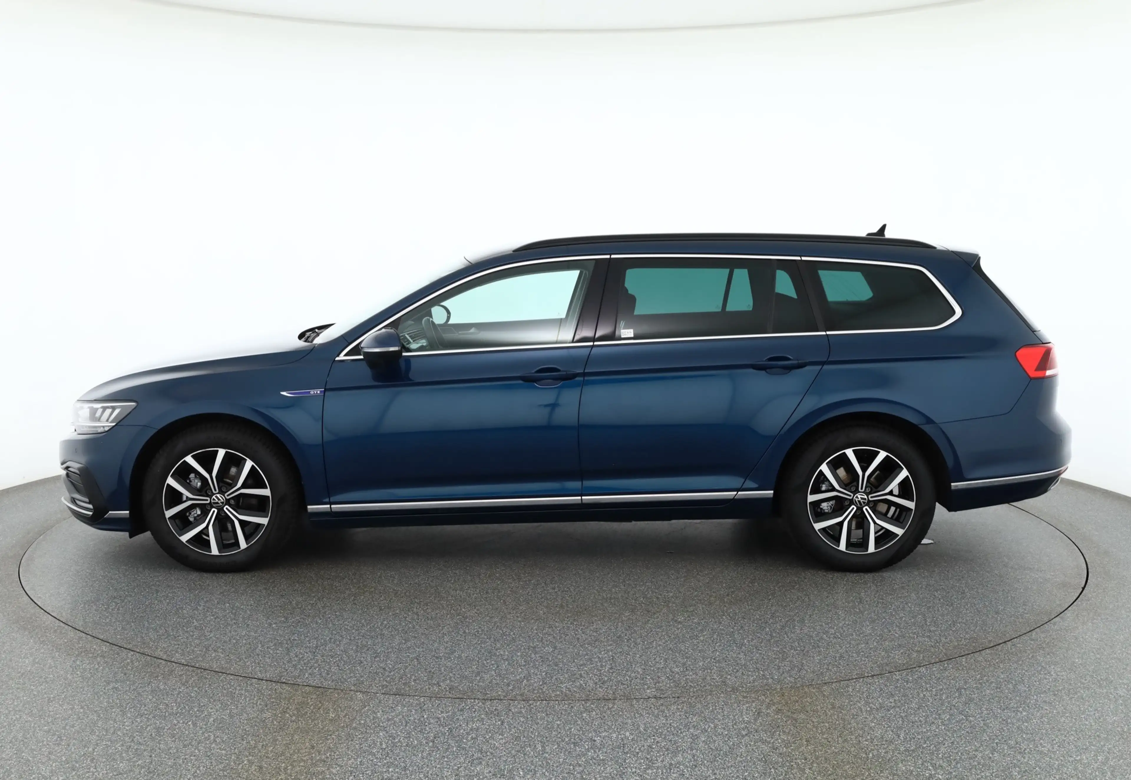 Volkswagen Passat Variant 1.4 TSI DSG GTE Head-Up Kamera — photo 2