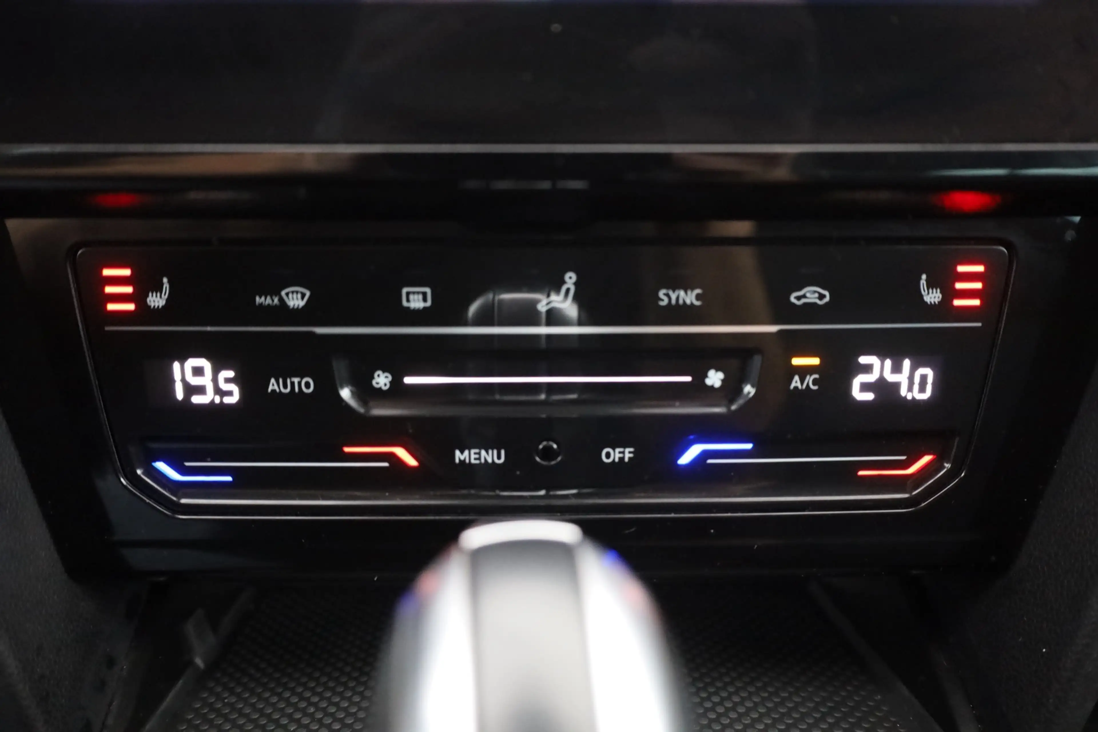 Volkswagen Passat Variant 1.4 TSI DSG GTE Head-Up Kamera — photo 12