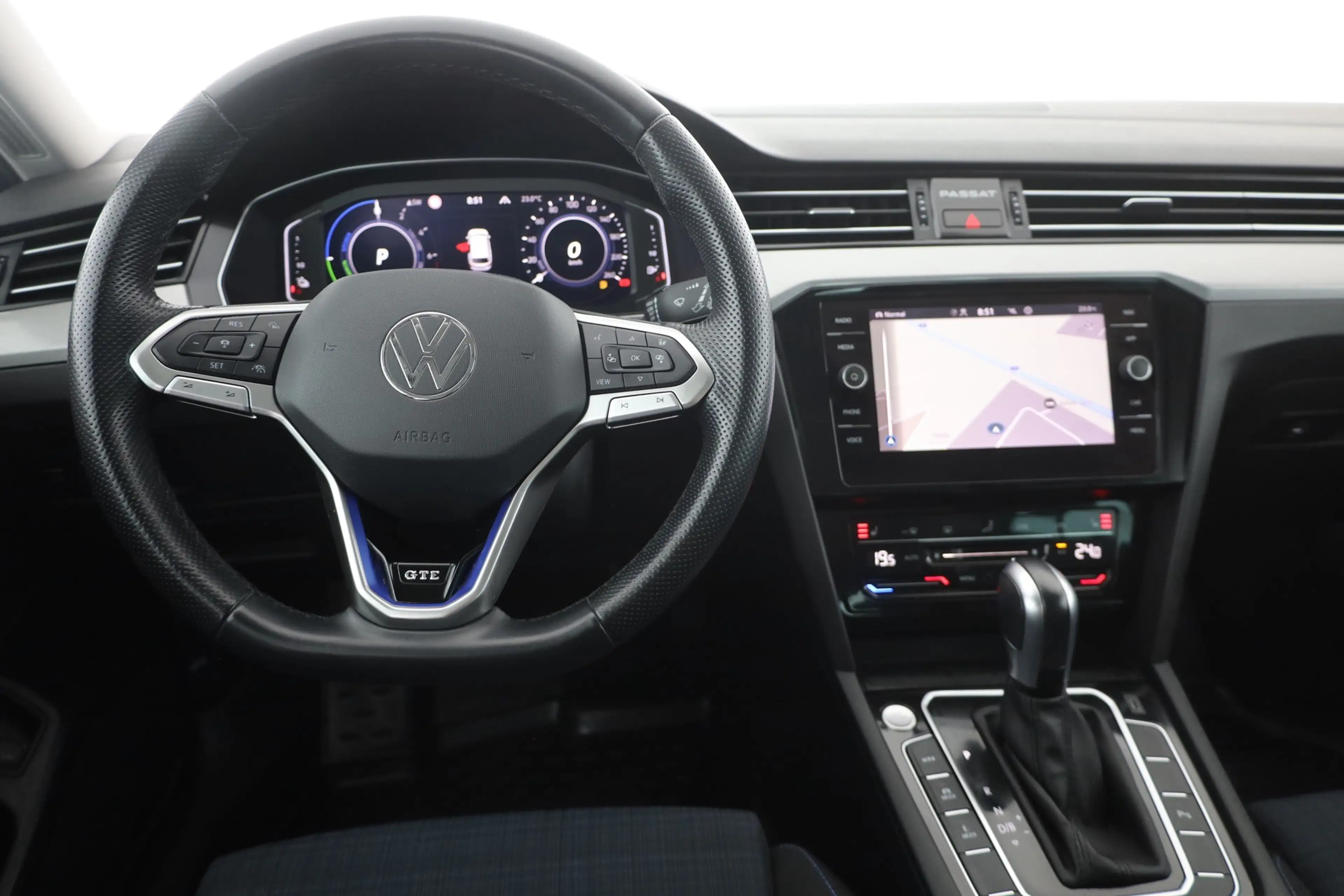 Volkswagen Passat Variant 1.4 TSI DSG GTE Head-Up Kamera — photo 10
