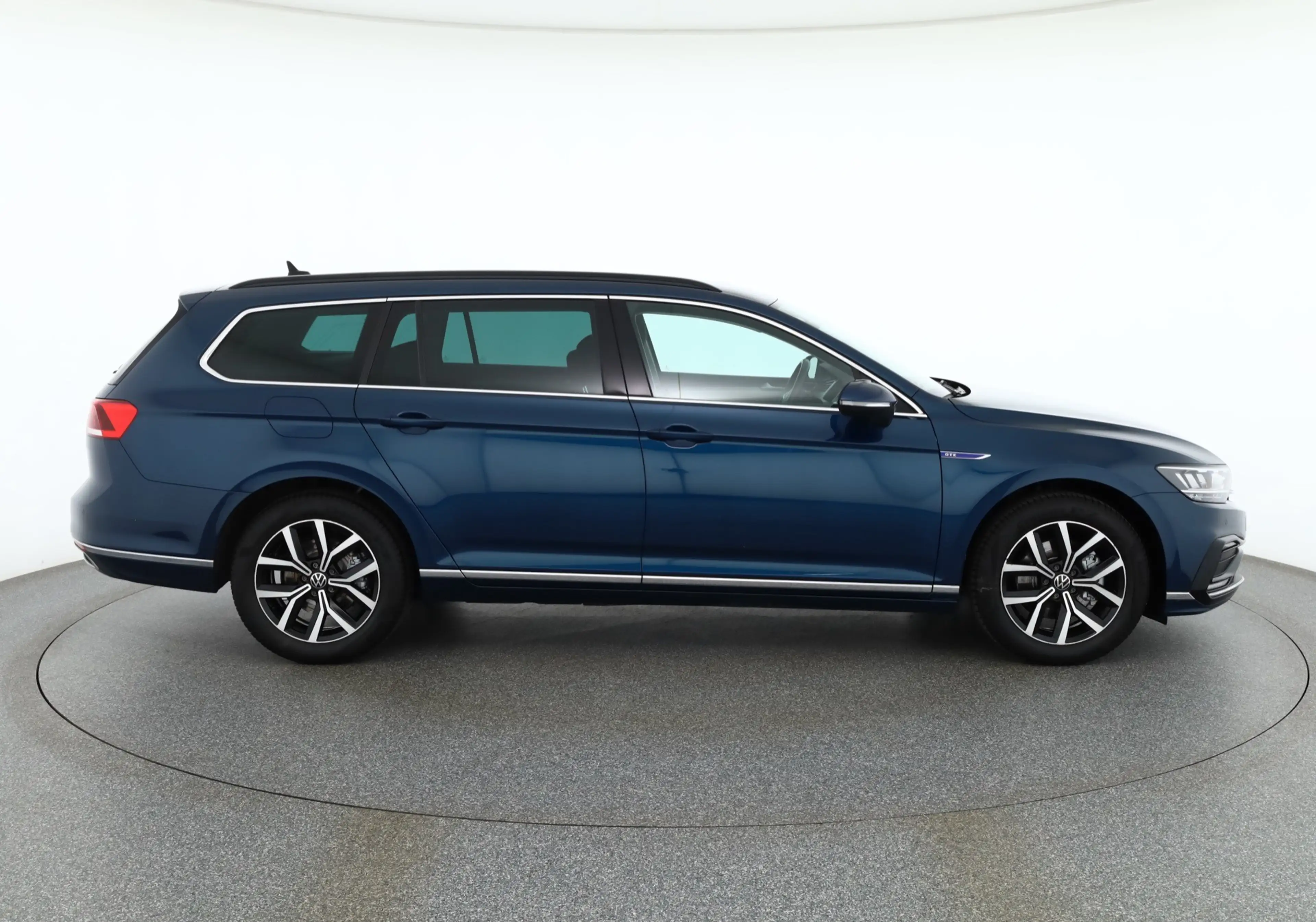 Volkswagen Passat Variant 1.4 TSI DSG GTE Head-Up Kamera — photo 6