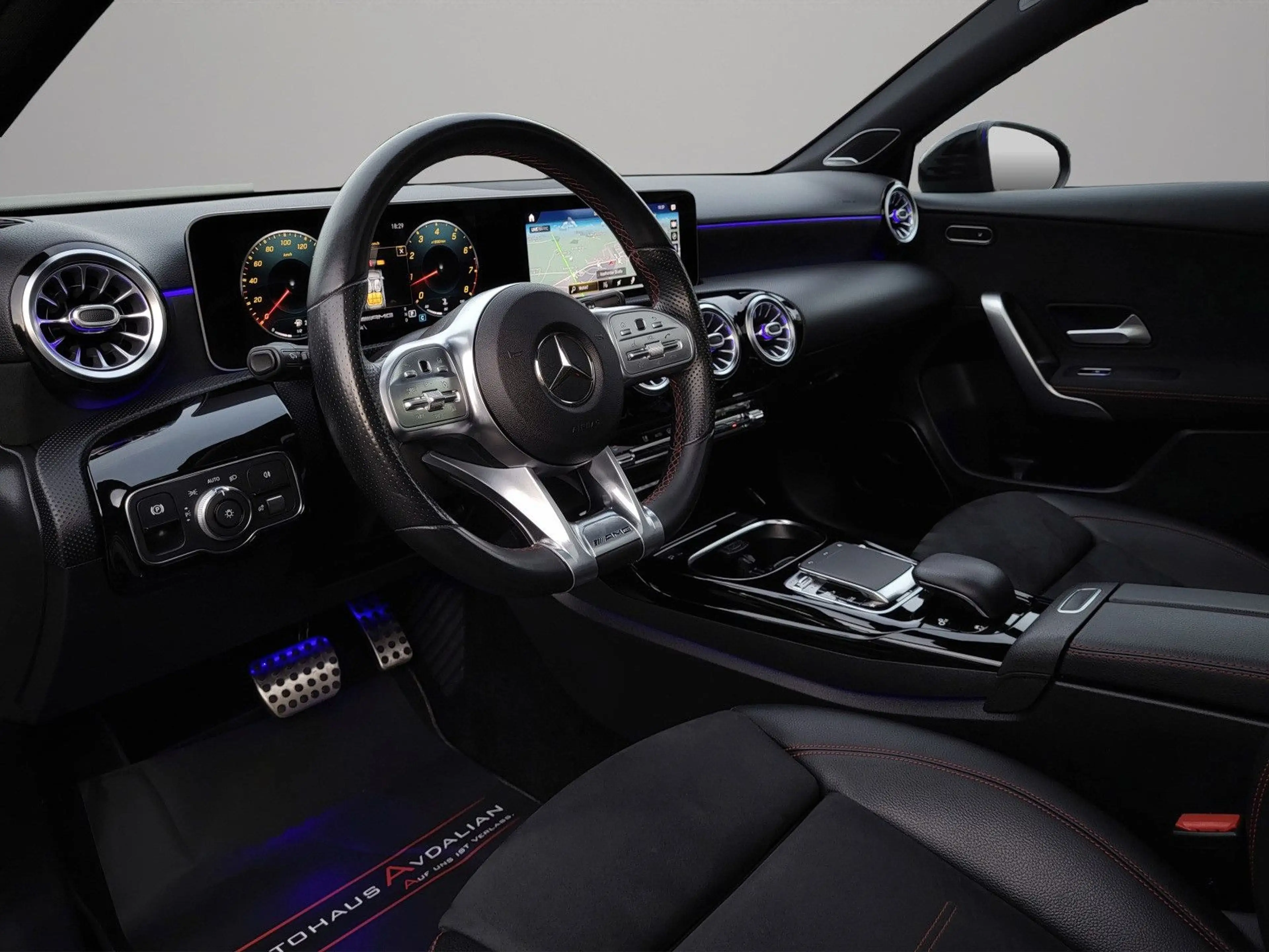 Mercedes-Benz A 35 AMG 4Matic PANO|BURMESTER|MULTIBEAM|NIGHT — photo 9