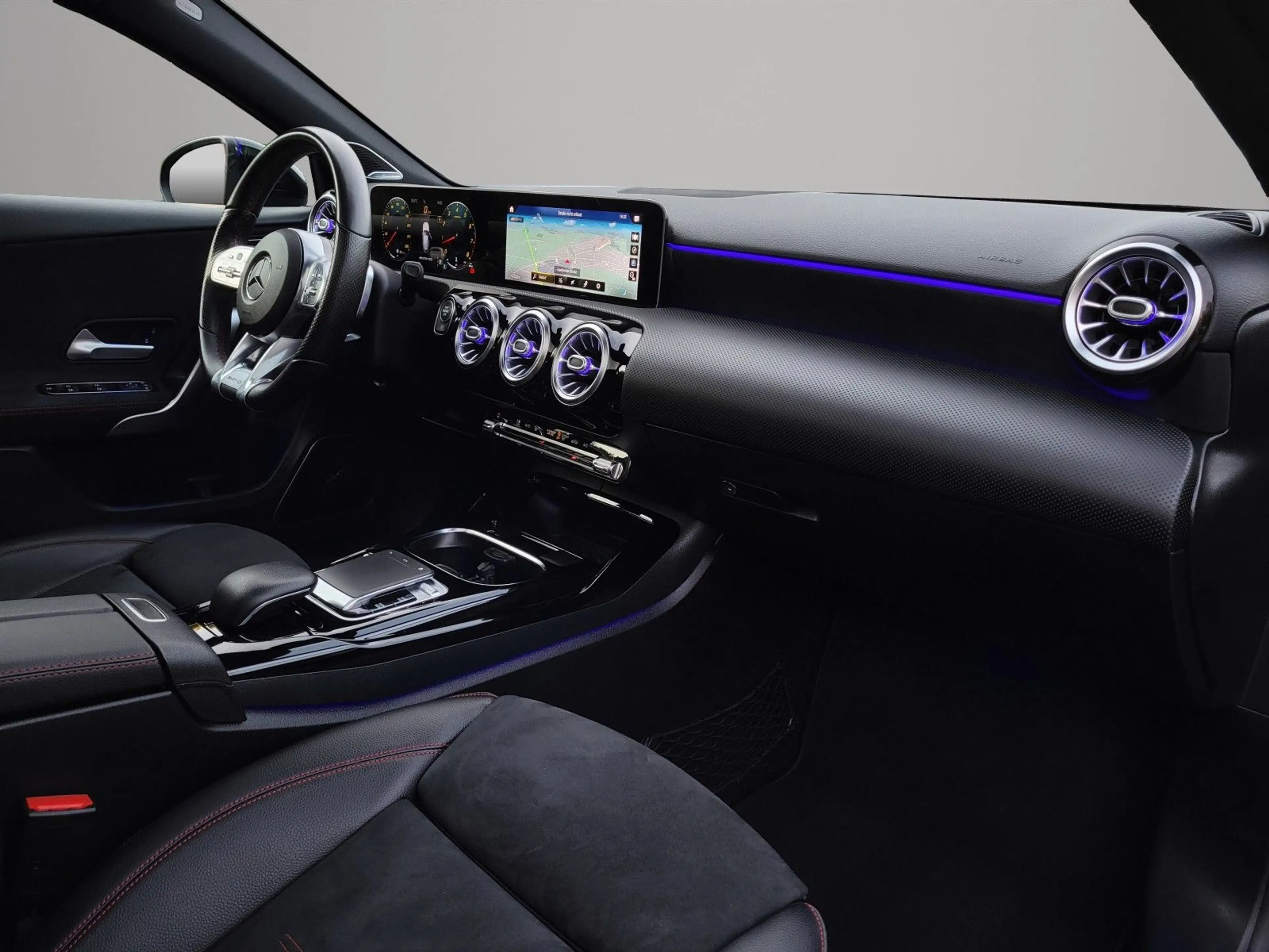 Mercedes-Benz A 35 AMG 4Matic PANO|BURMESTER|MULTIBEAM|NIGHT — photo 10