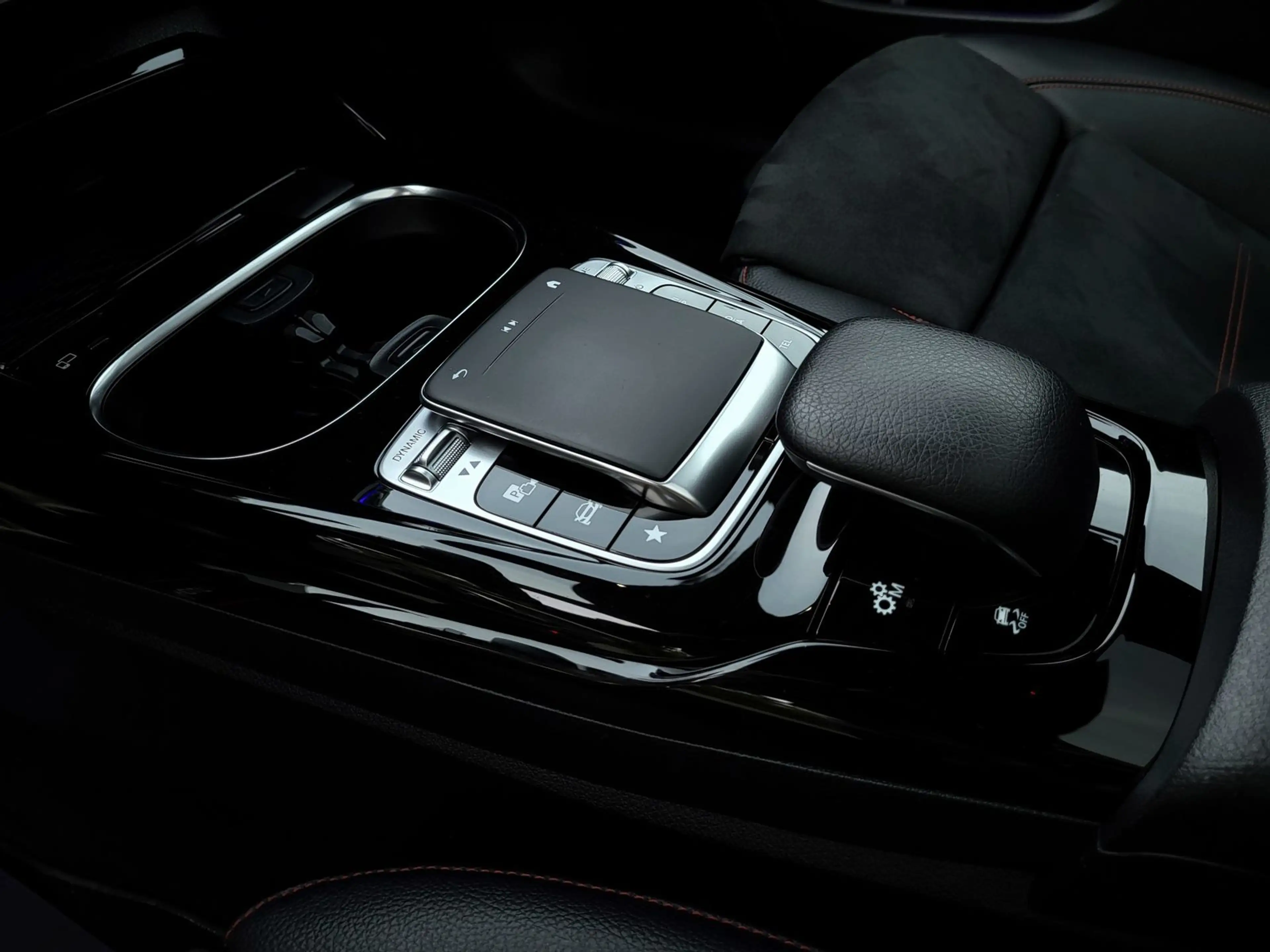 Mercedes-Benz A 35 AMG 4Matic PANO|BURMESTER|MULTIBEAM|NIGHT — photo 13