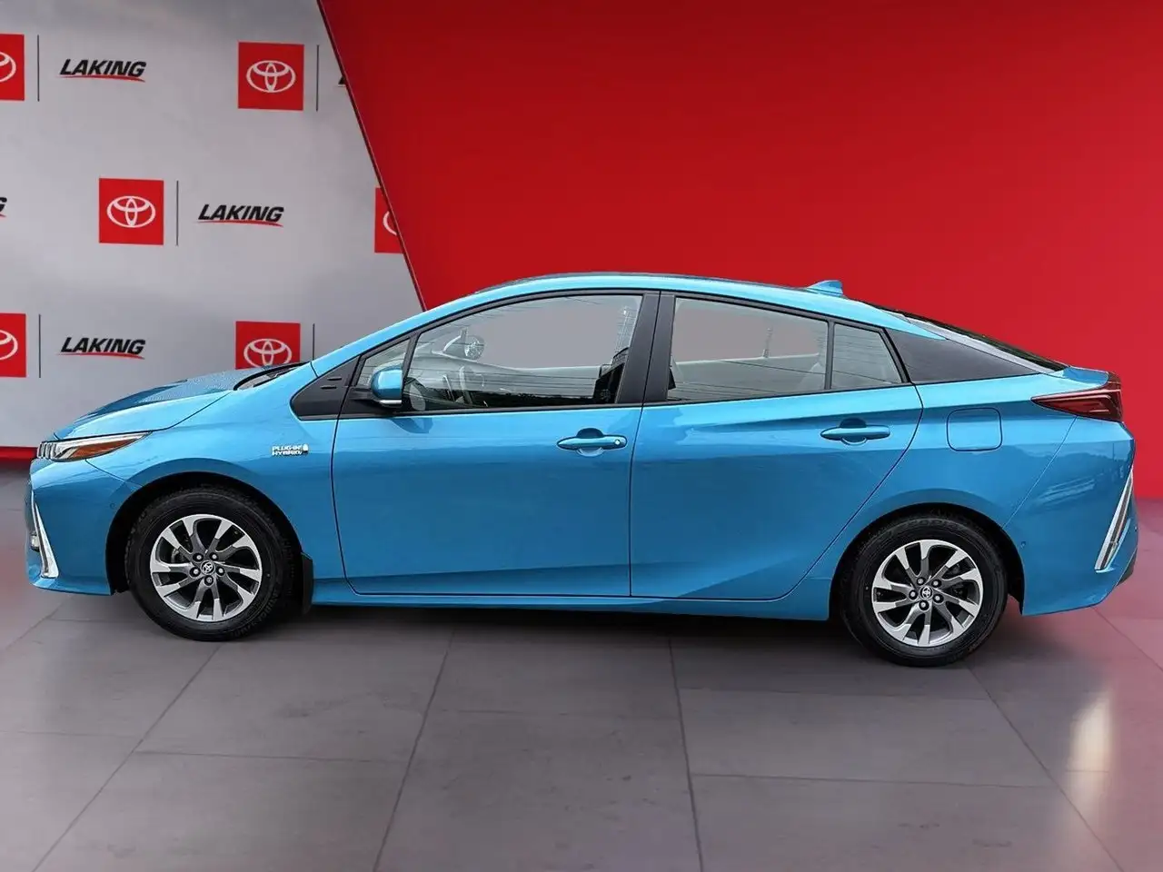 Toyota Prius Prime снимка Toyota Prius Prime
