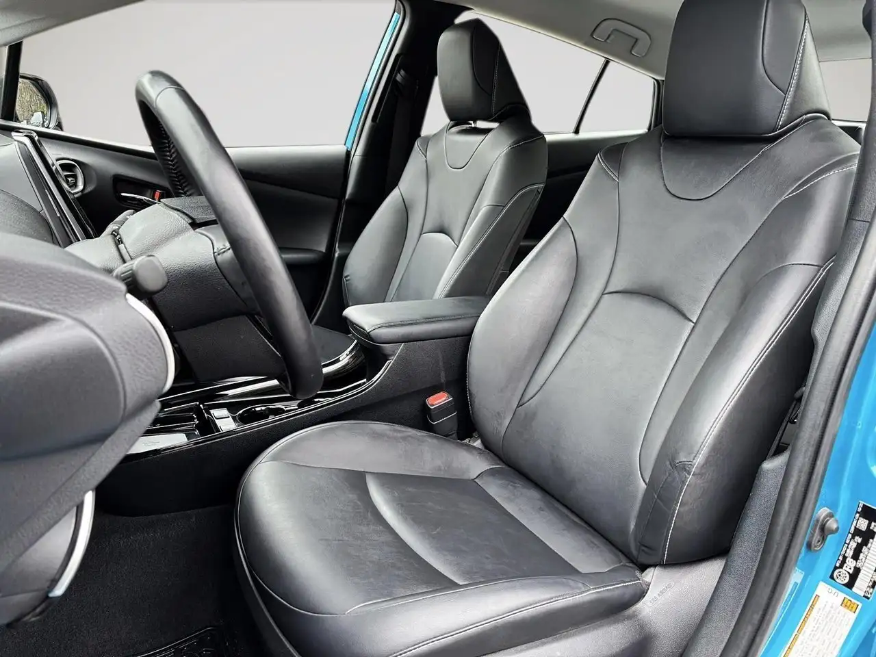 Toyota Prius Prime снимка Toyota Prius Prime