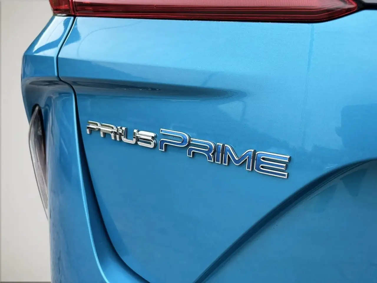 Toyota Prius Prime снимка Toyota Prius Prime