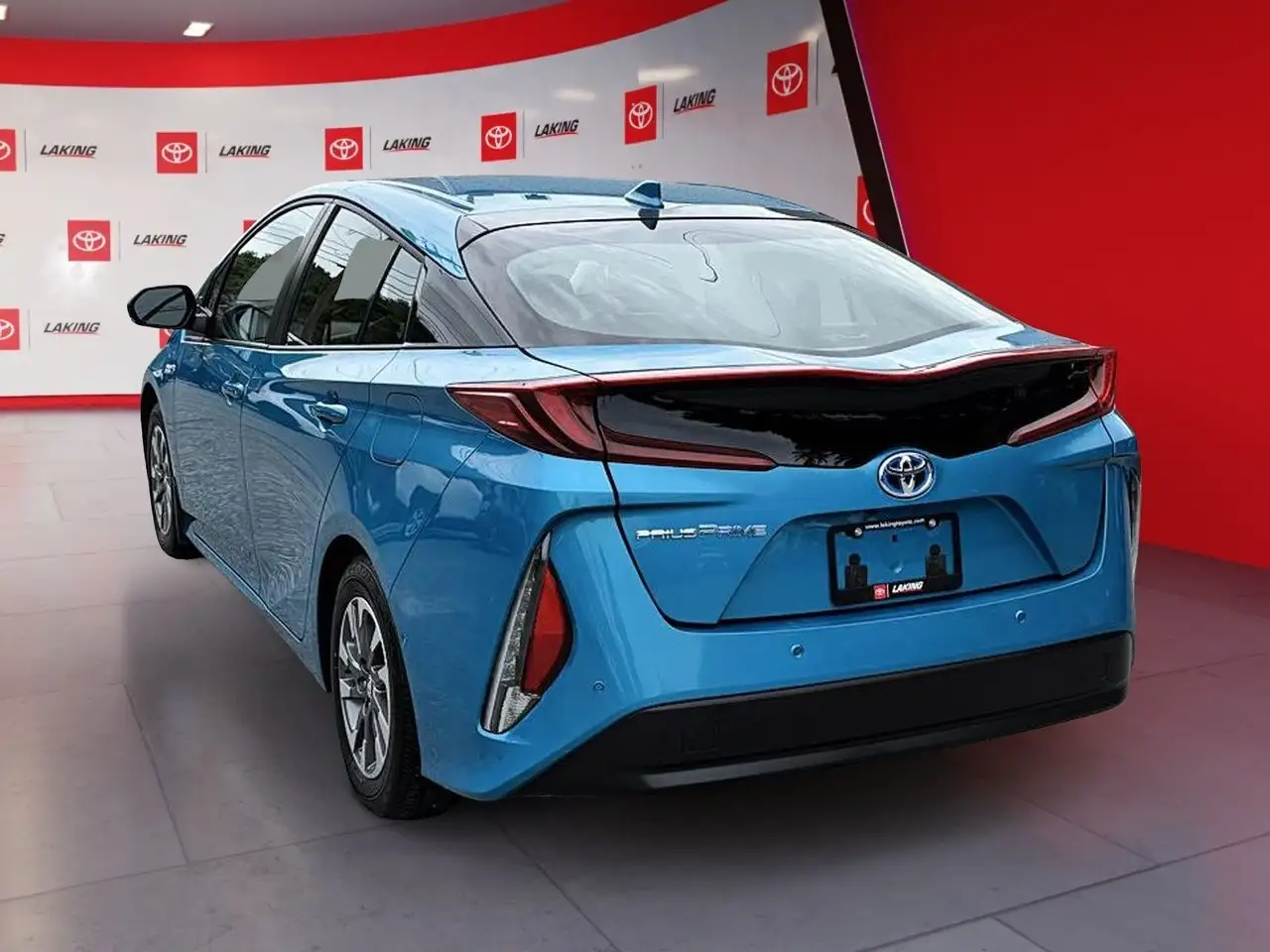 Toyota Prius Prime снимка Toyota Prius Prime