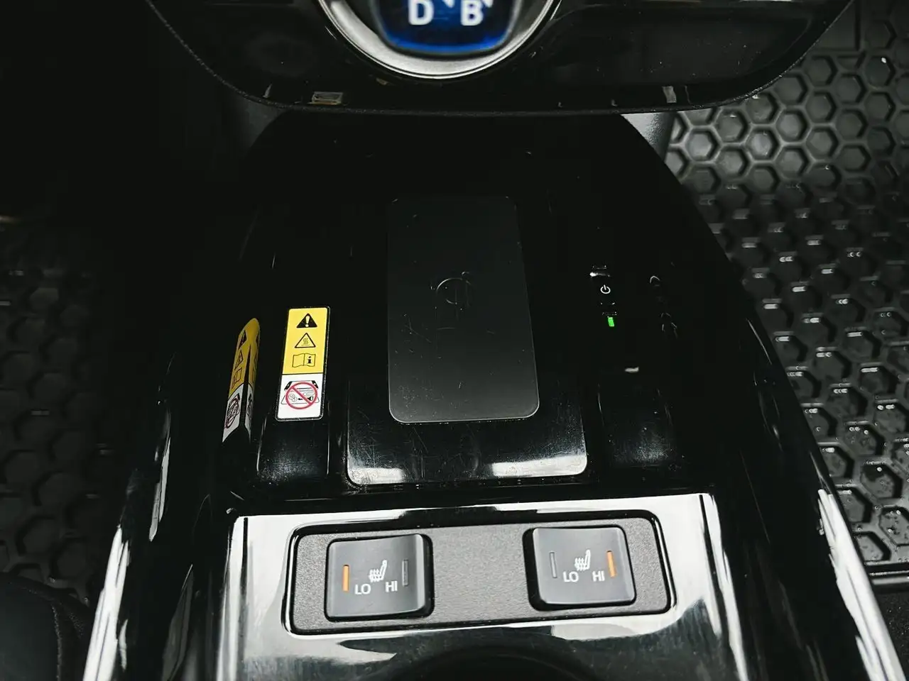 Toyota Prius Prime снимка Toyota Prius Prime