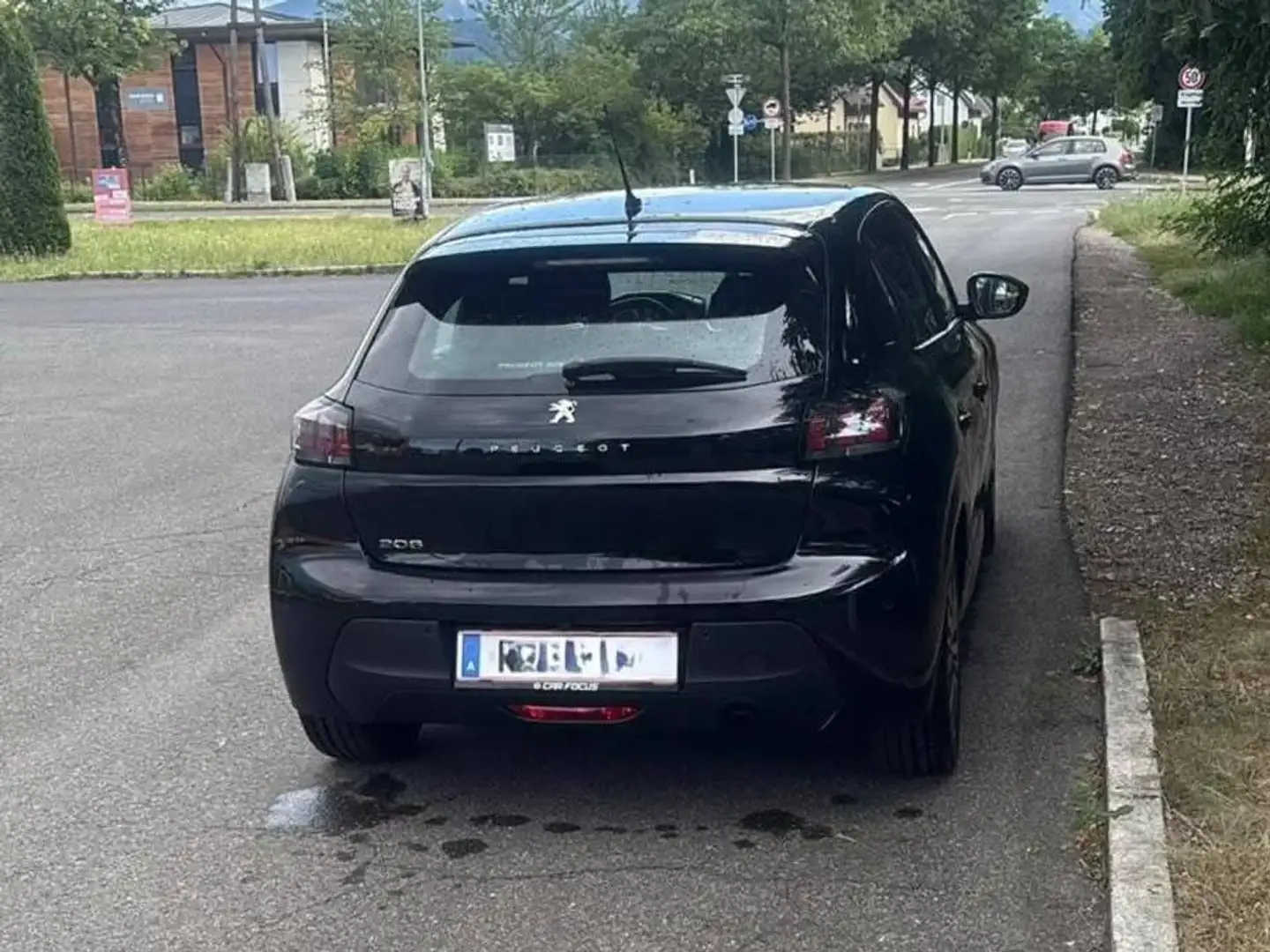 Peugeot 208 208 Style PureTech 75 S Schwarz - 2