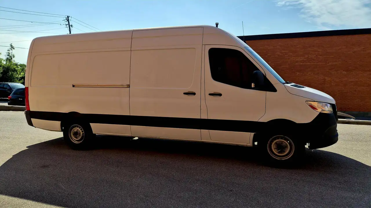 Mercedes-Benz Sprinter снимка Mercedes-Benz Sprinter