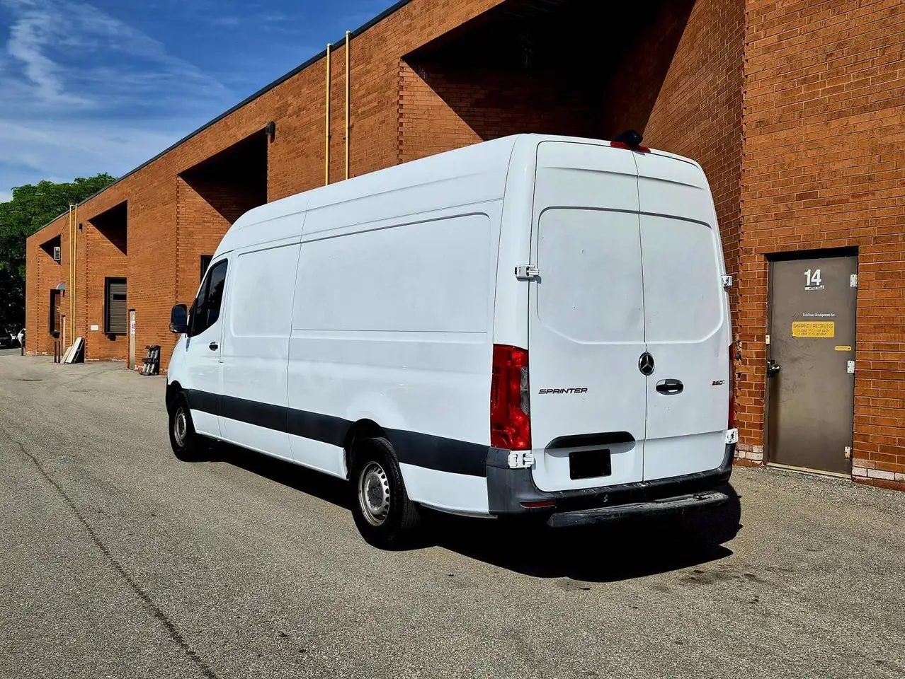 Mercedes-Benz Sprinter снимка Mercedes-Benz Sprinter