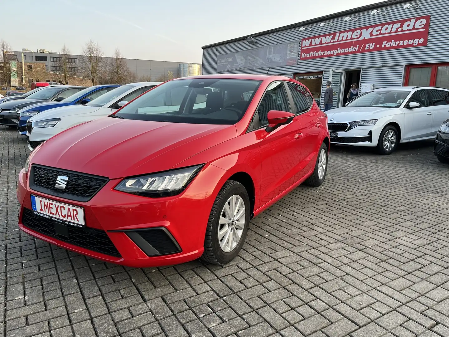 SEAT Ibiza 1,0 TSI Style + LED + PDC V+H + Kamera + Alufelgen Rot - 1