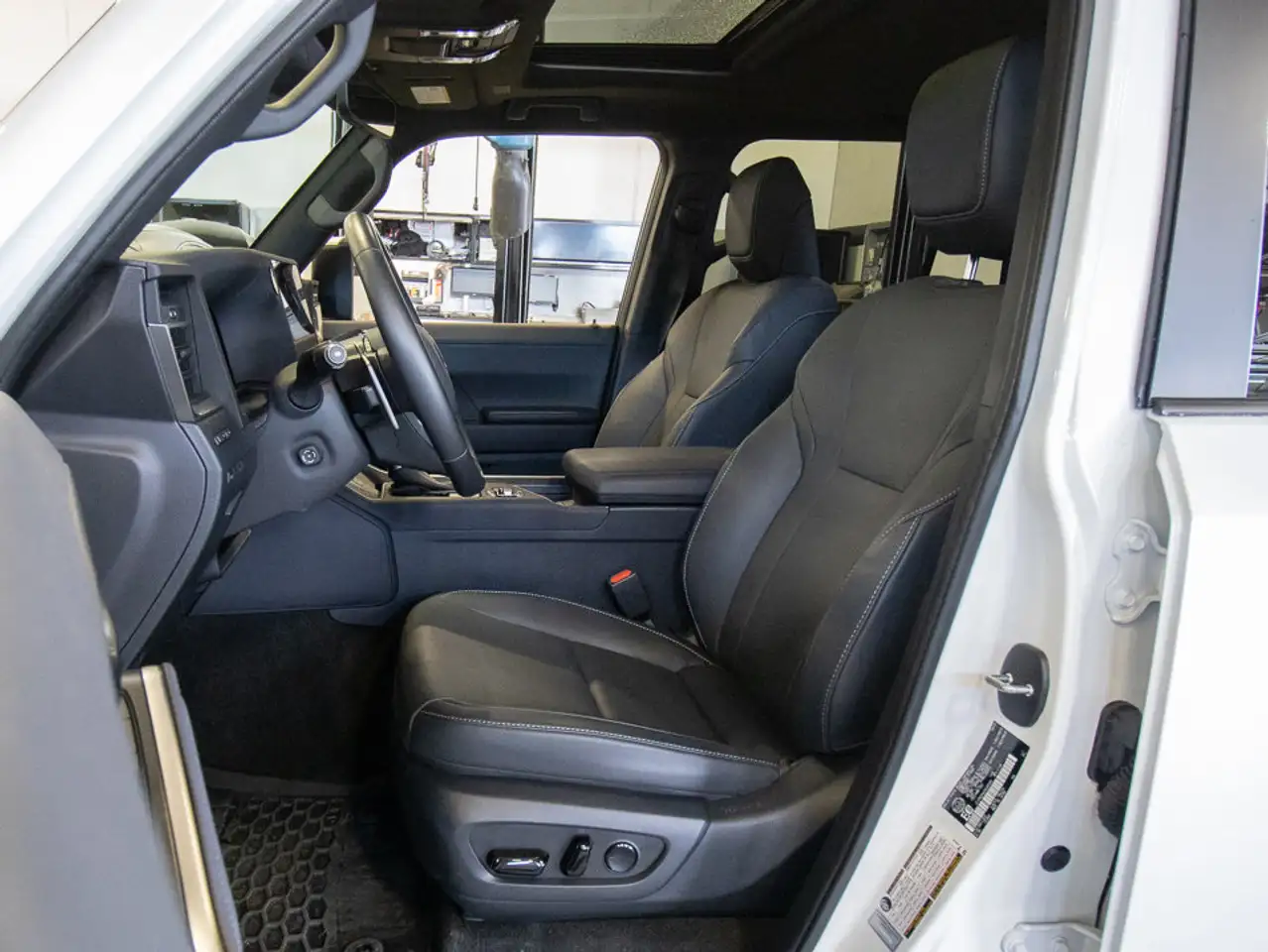 Lexus GX 550 снимка Lexus GX 550