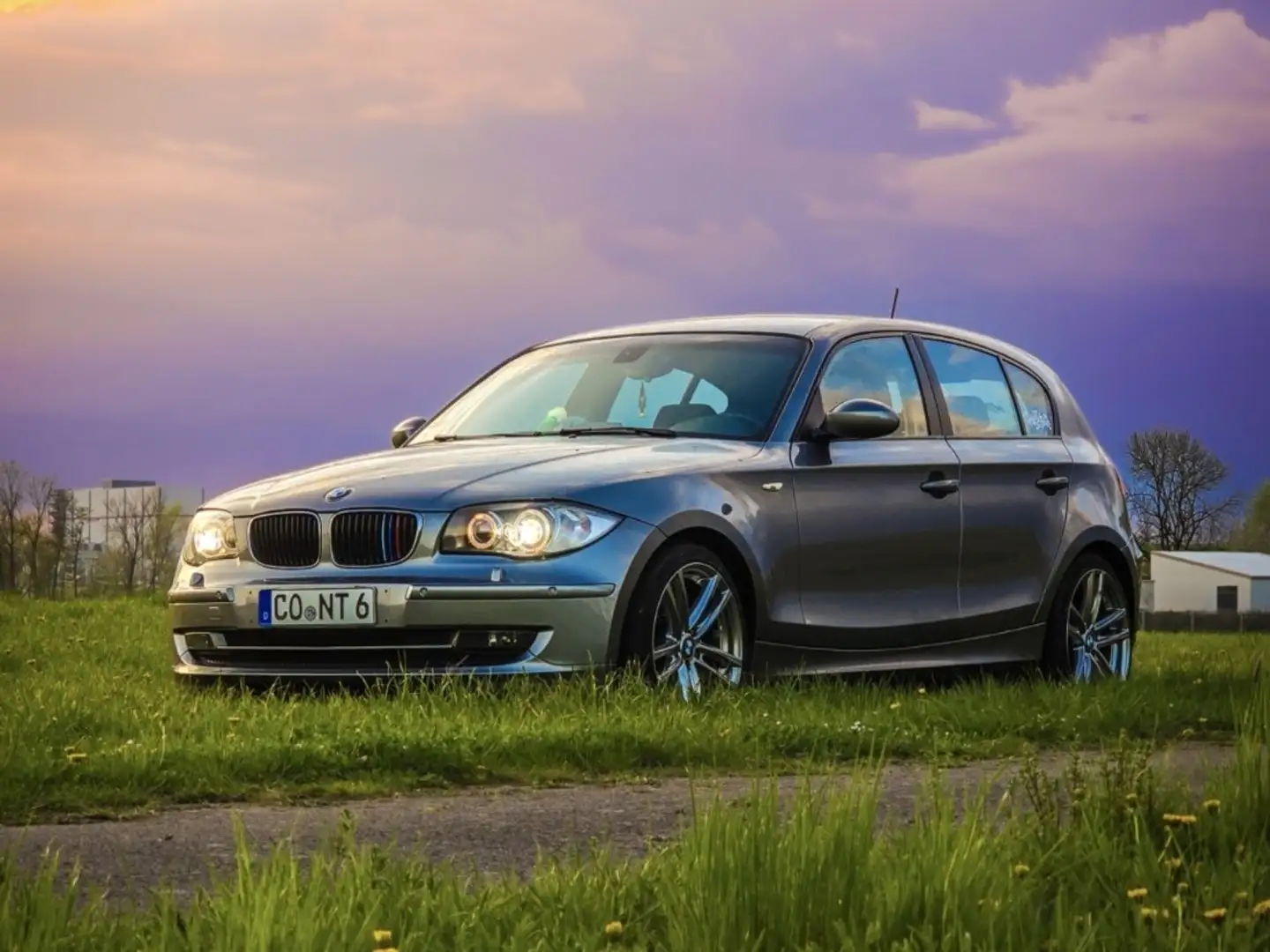 BMW 118 118d DPF Grau - 1