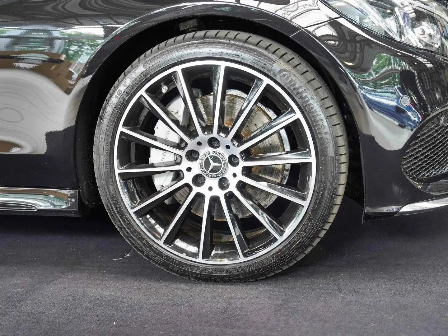 Mercedes-Benz C 250 C 250 Cabrio AMG Line Vielspeiche Burmester Memo crna - 2