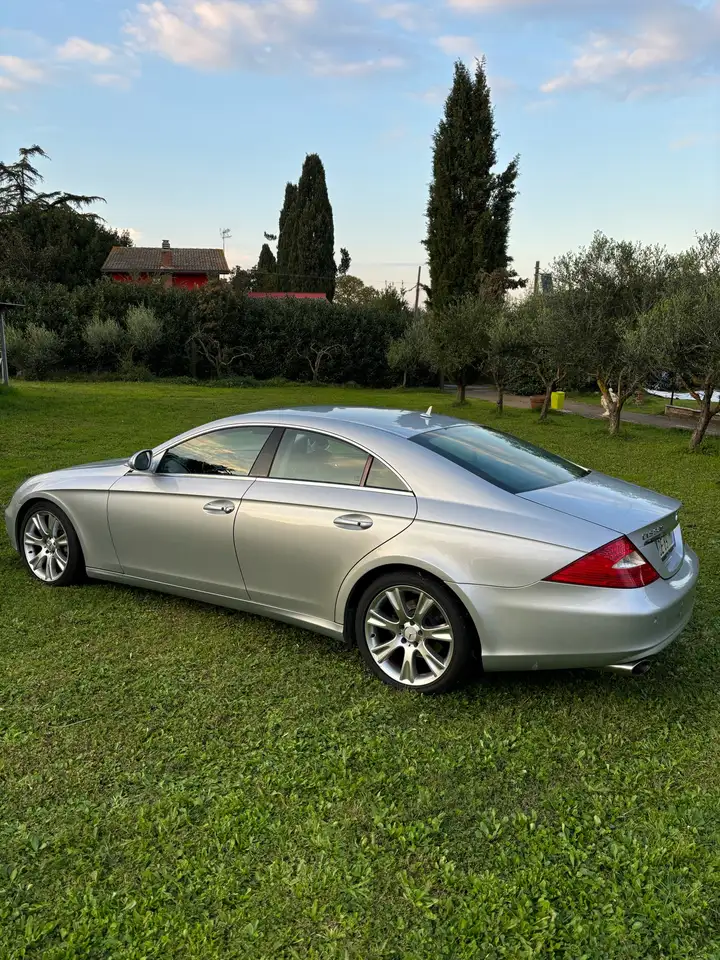 Mercedes-Benz CLS 320