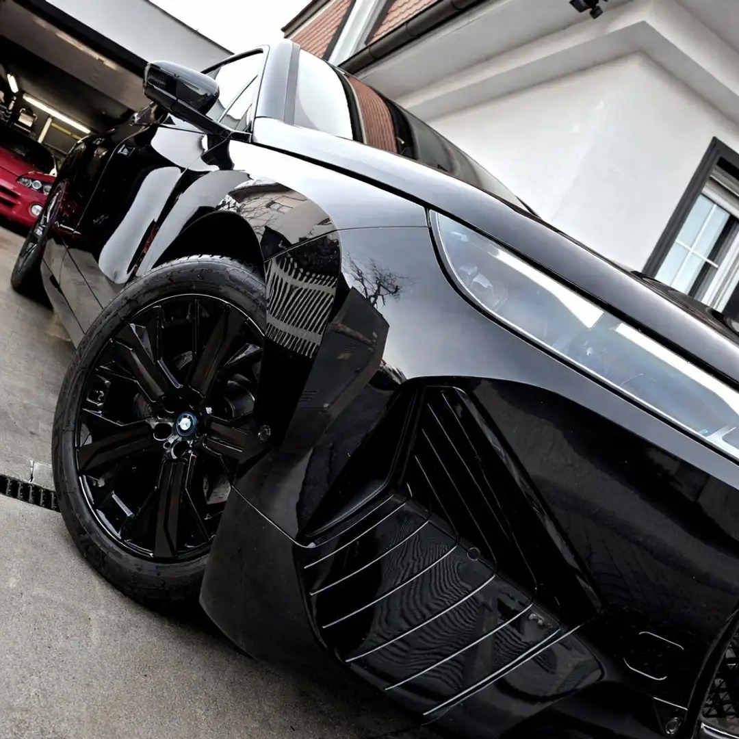 BMW iX GAR. bis 2027_HUD_PANO_AHK_LUFT_B&O - 1A Zustand Schwarz - 1