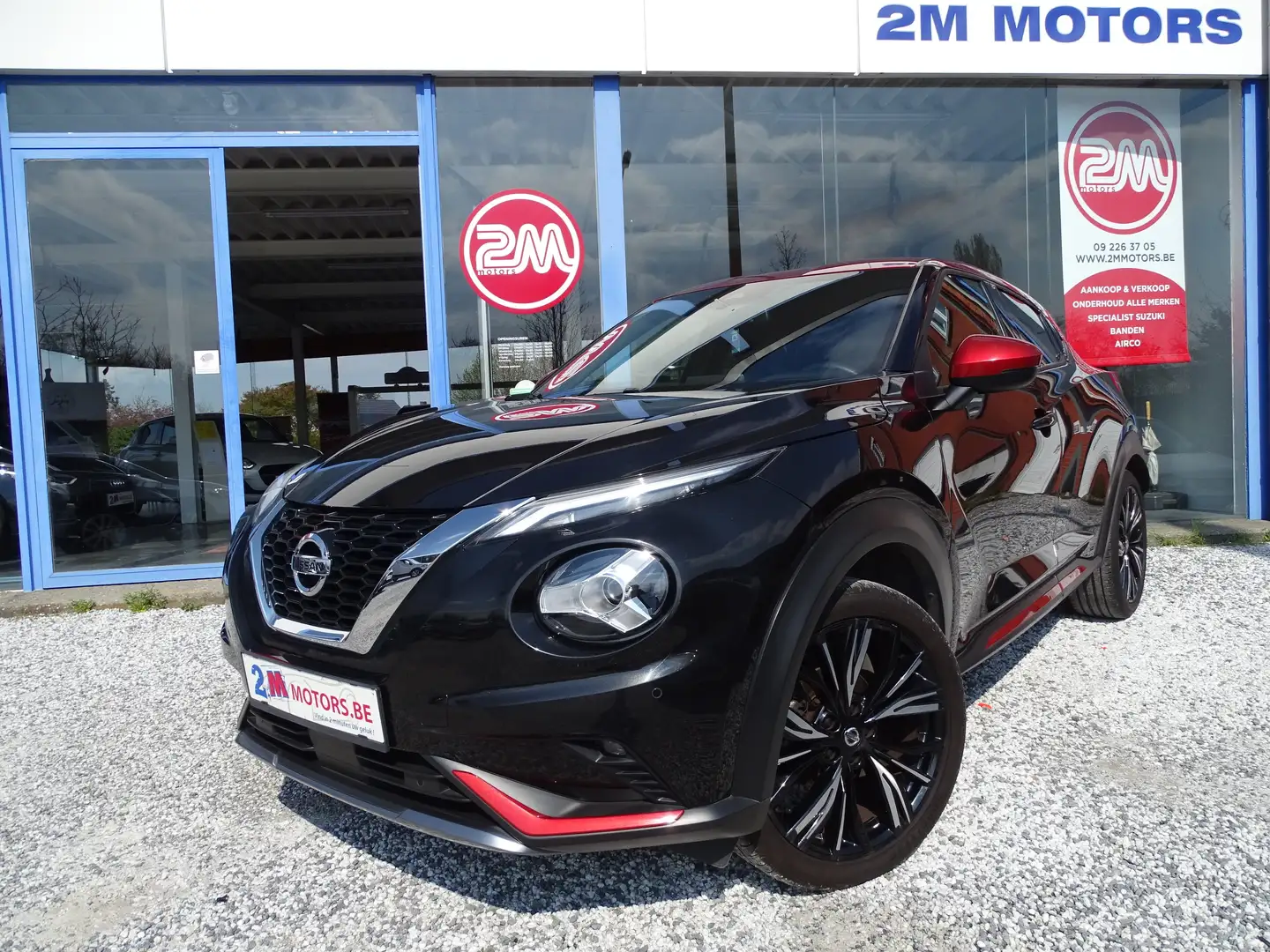 Nissan Juke 1.0 DIG-T 2WD N-Design Zwart - 1