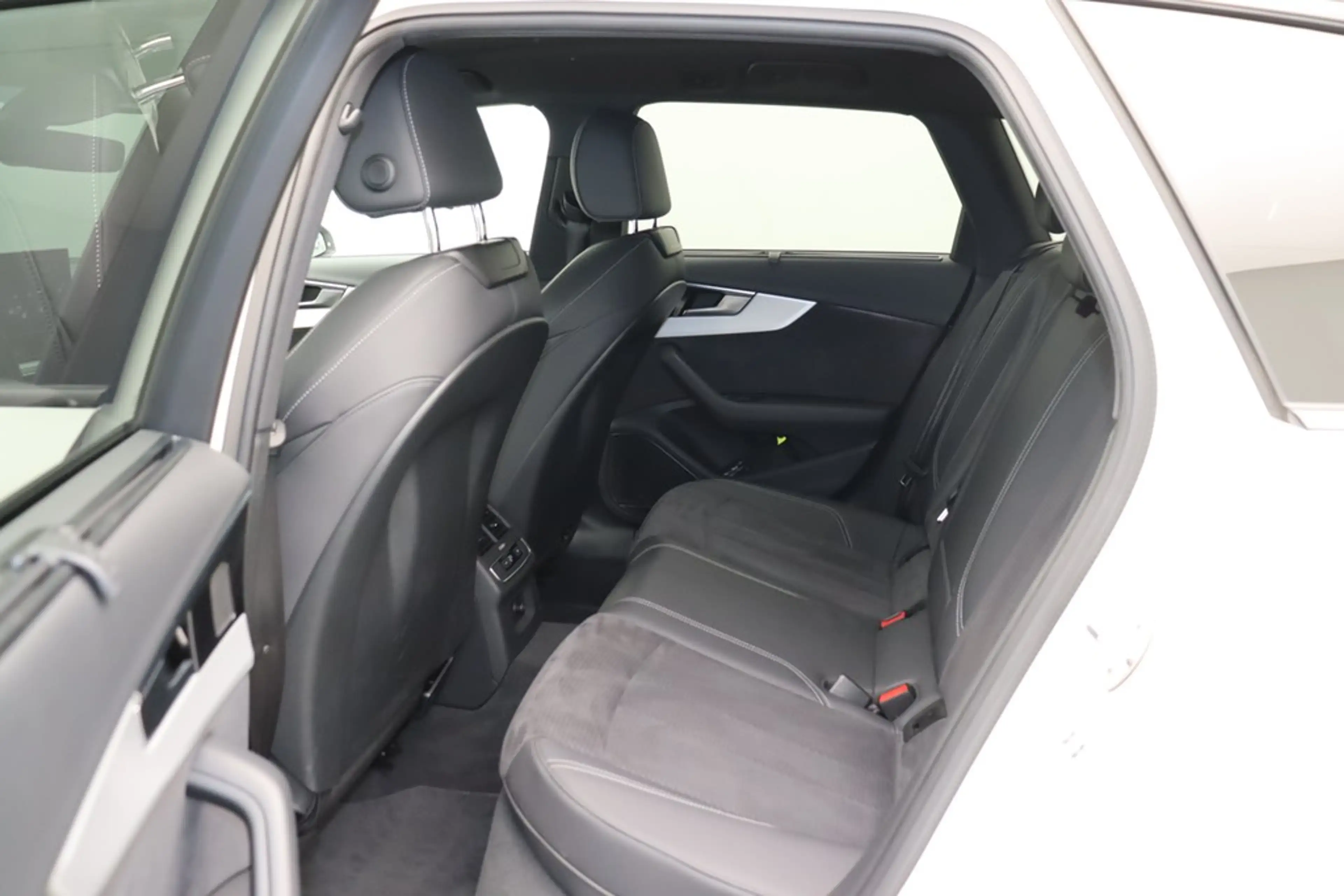 Audi S4 Avant 3.0 TDI quattro . Matrix Navi B&O ACC — photo 11