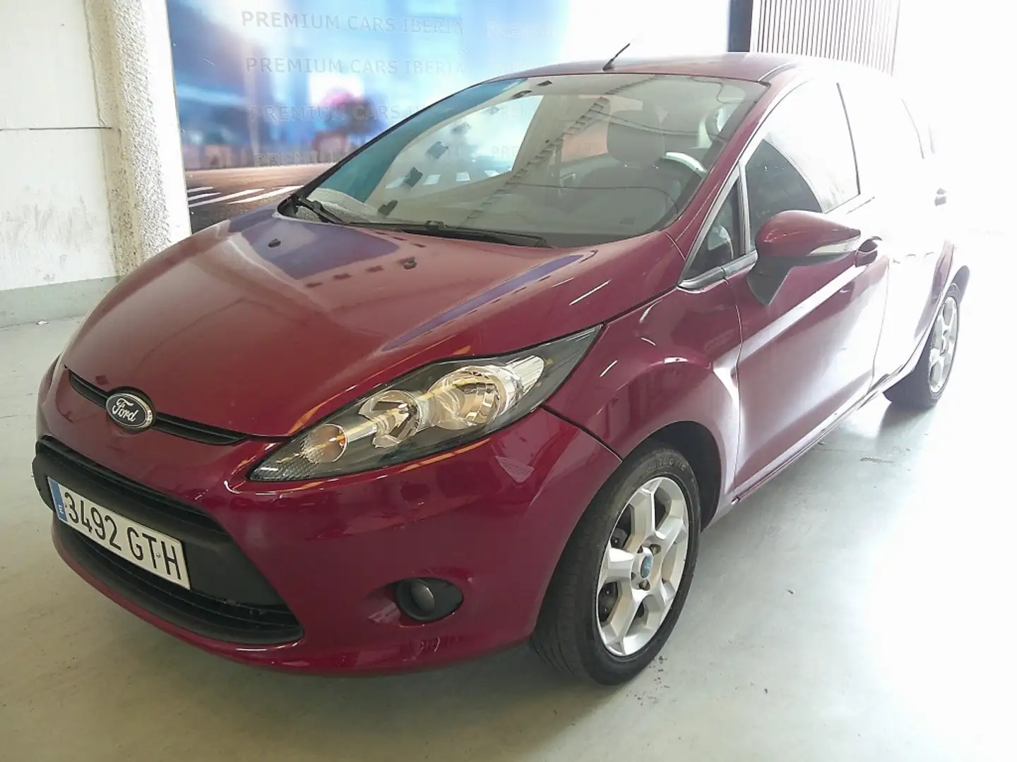 Ford Fiesta 1.4 Titanium Rojo - 1