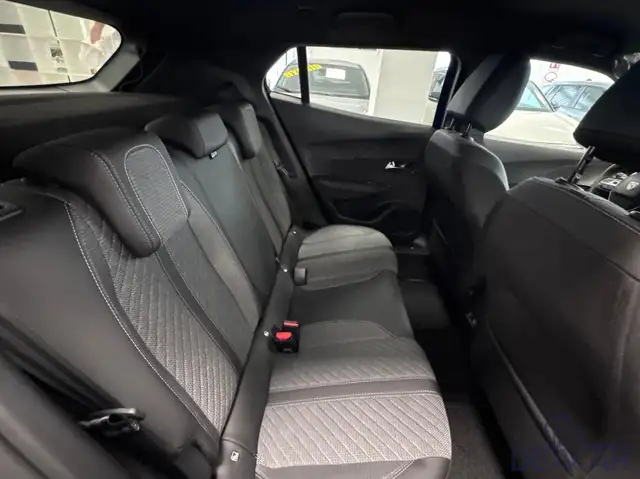 Peugeot 2008 view 13