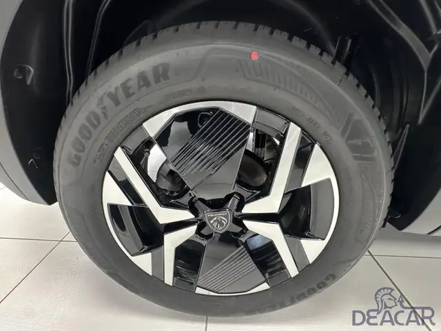 Peugeot 2008 view 6