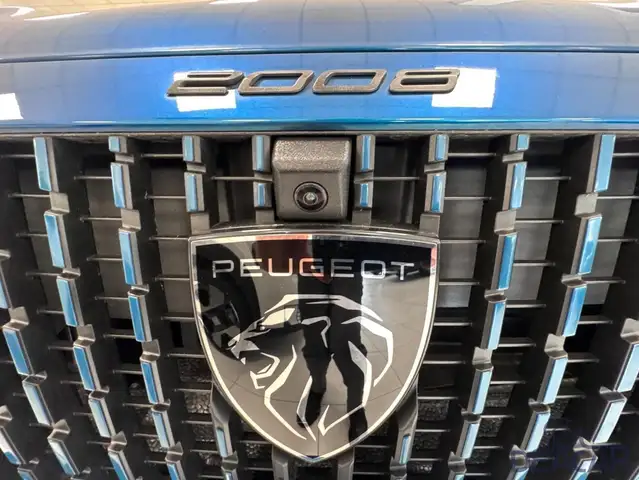 Peugeot 2008 view 3