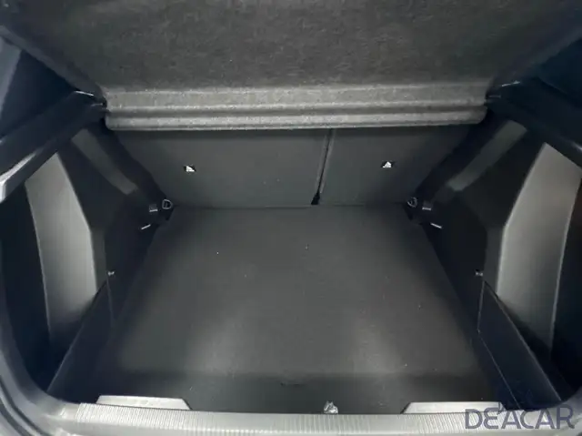 Peugeot 2008 view 9