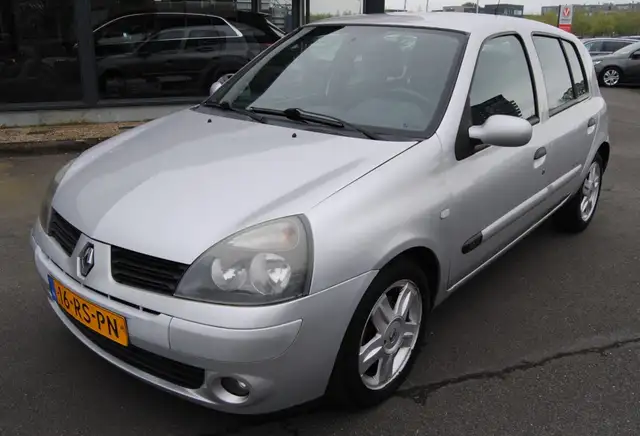Renault Clio 1.2-16V Auth.Comf. INRUILKOOPJE! Prijs is zo mee.